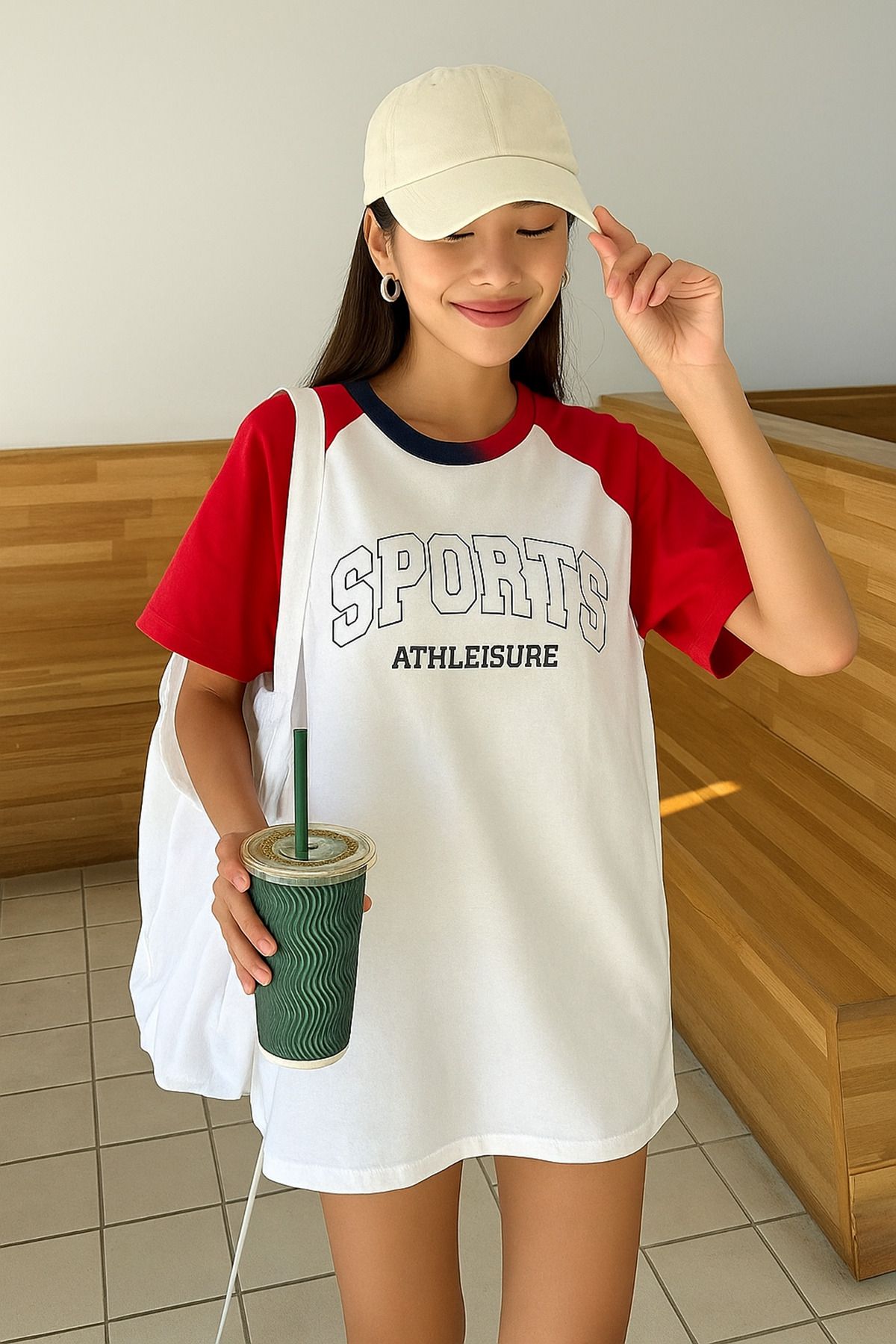 VBSVİBES Sports Athleisure Beyaz Gövde Kırmızı Kol T-Shirt - Oversize Bisiklet Yaka Tişört