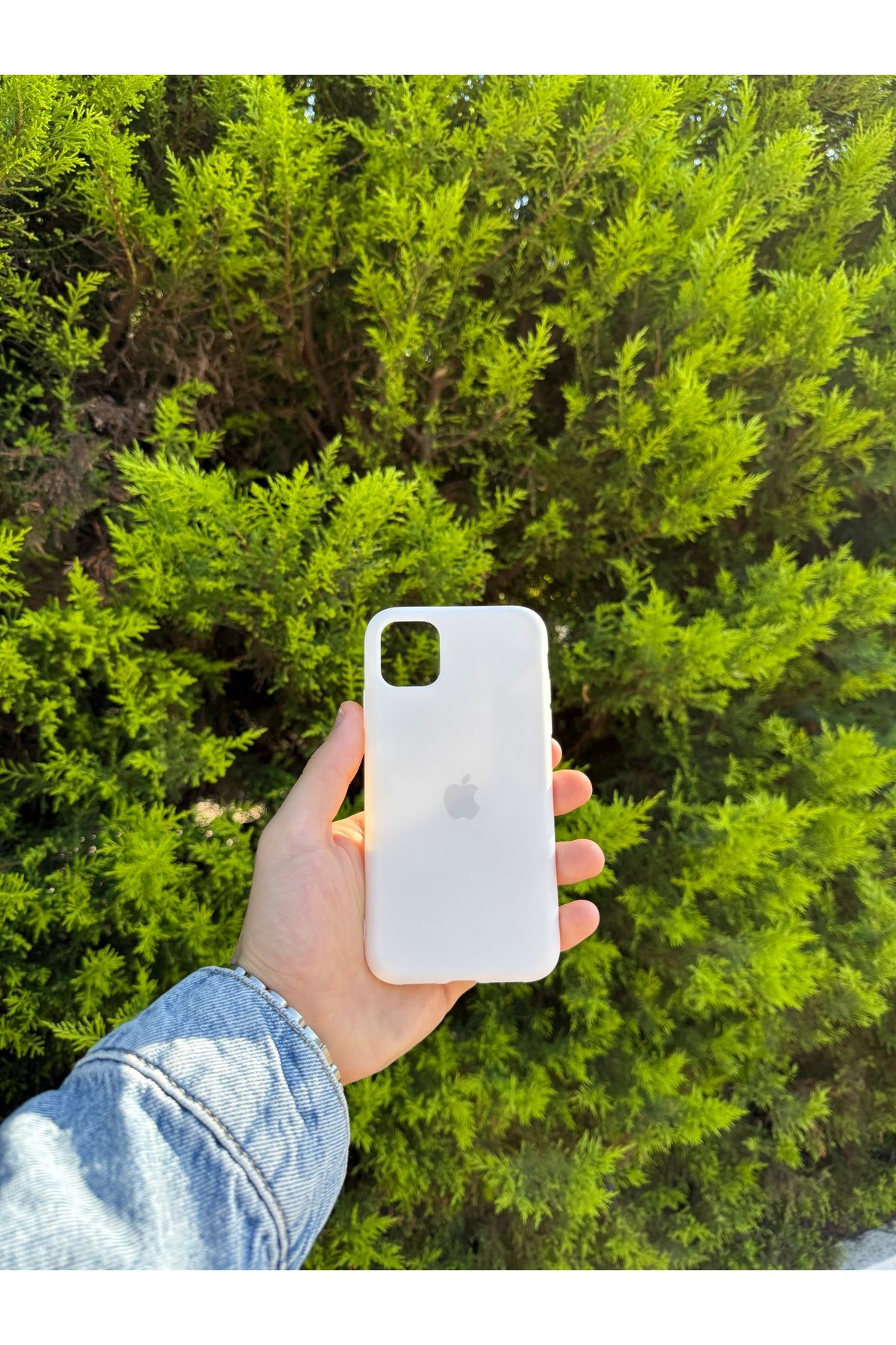 Thelioncase Apple iPhone 11 Lansman Uyumlu İçi Kadife Silikon Kılıf- Beyaz