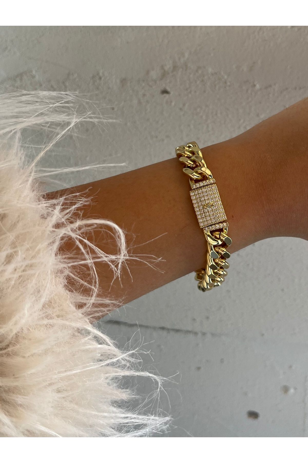 XUPING JEWELRY 14K Altın Kaplama Vip Gurmet Büyük Boy Ortaşı Taşlı 20 Cm