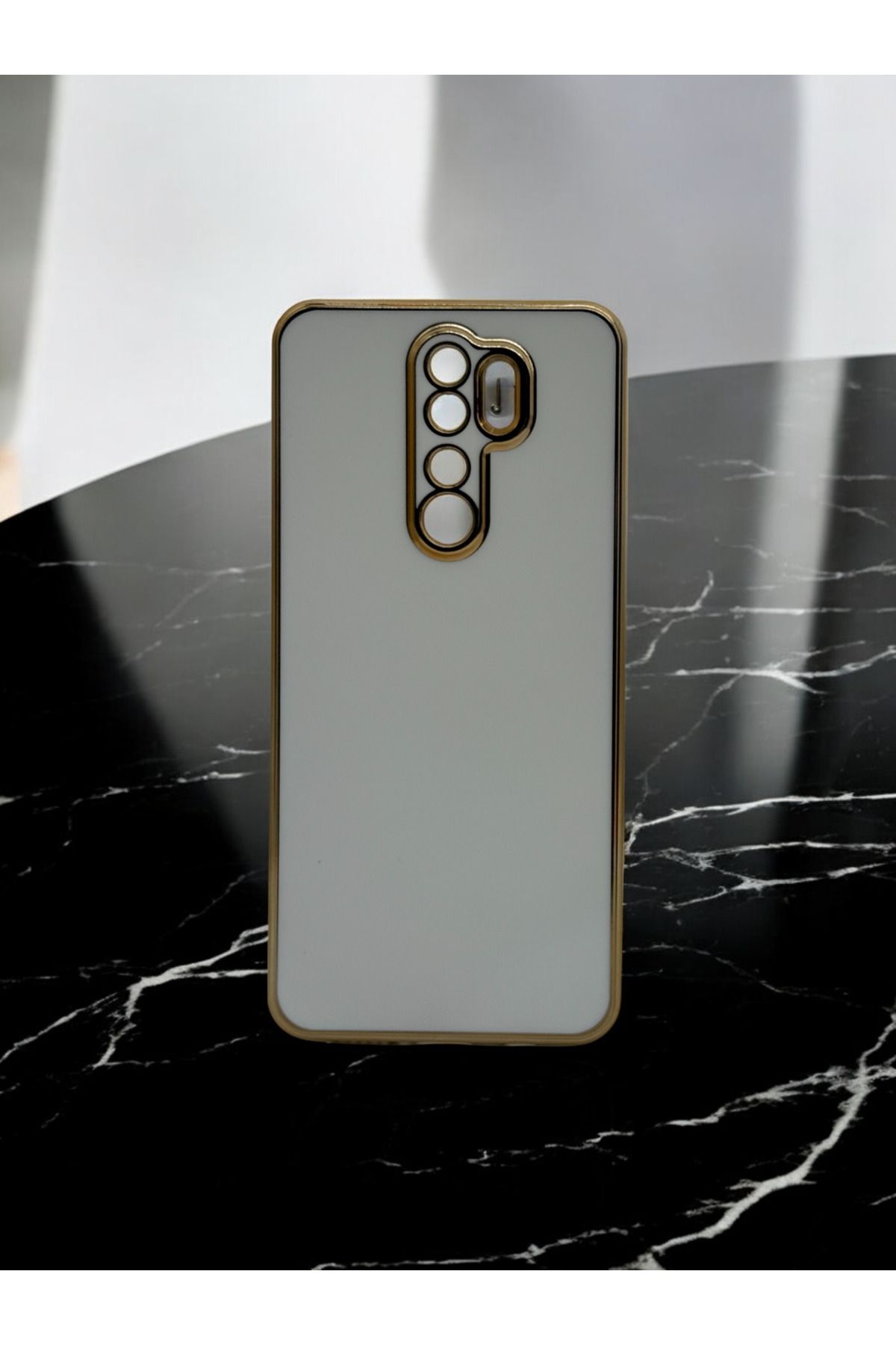 DUBİGOLD XİAOMİ REDMİ NOTE 8 PRO UYUMLU PARLAK GOLD DETAYLI BARK TELEFON KILIFI