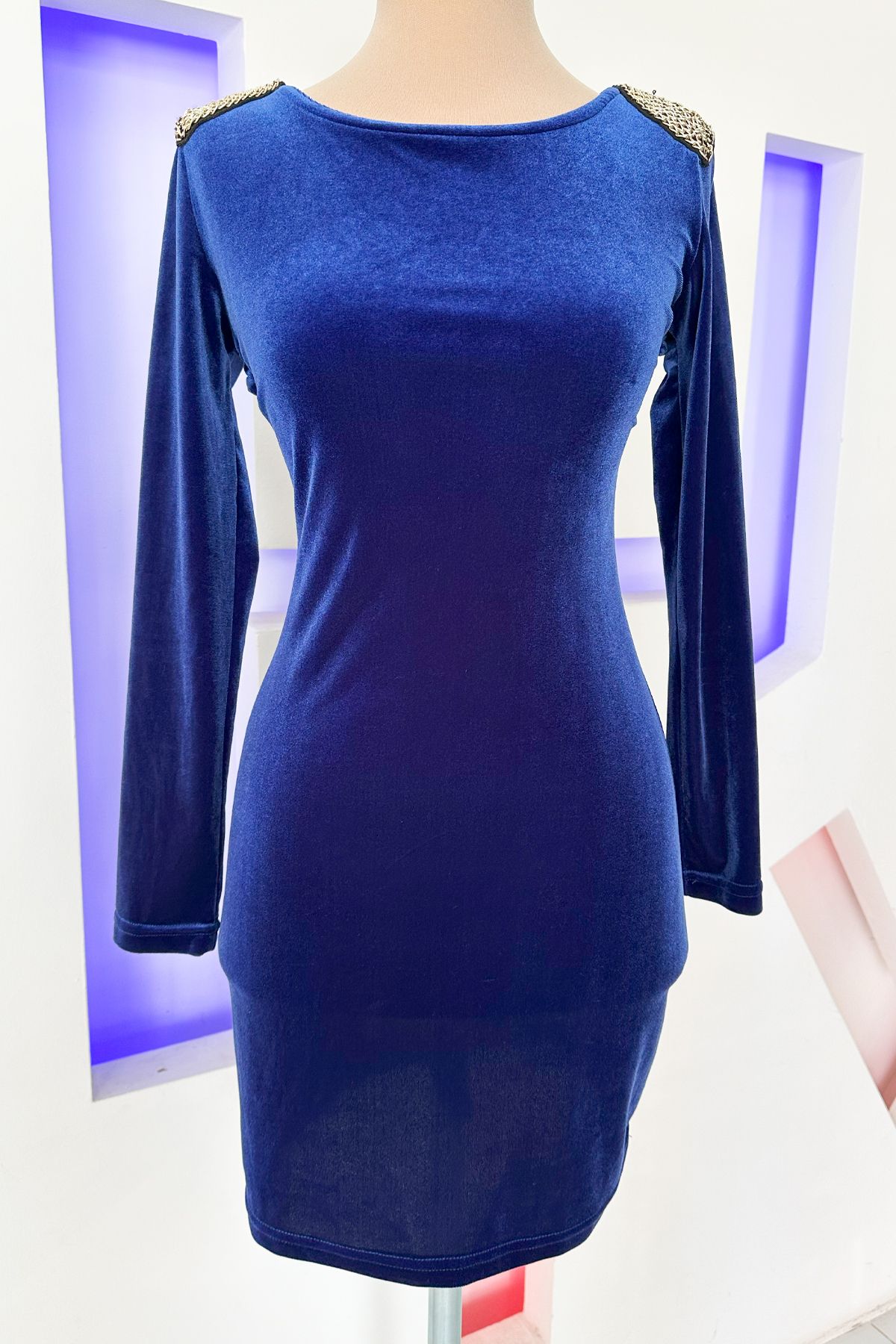 HalilModa Omuz ve Sırt Detaylı Parlak Kumaş Lacivert Mini Abiye Elbise