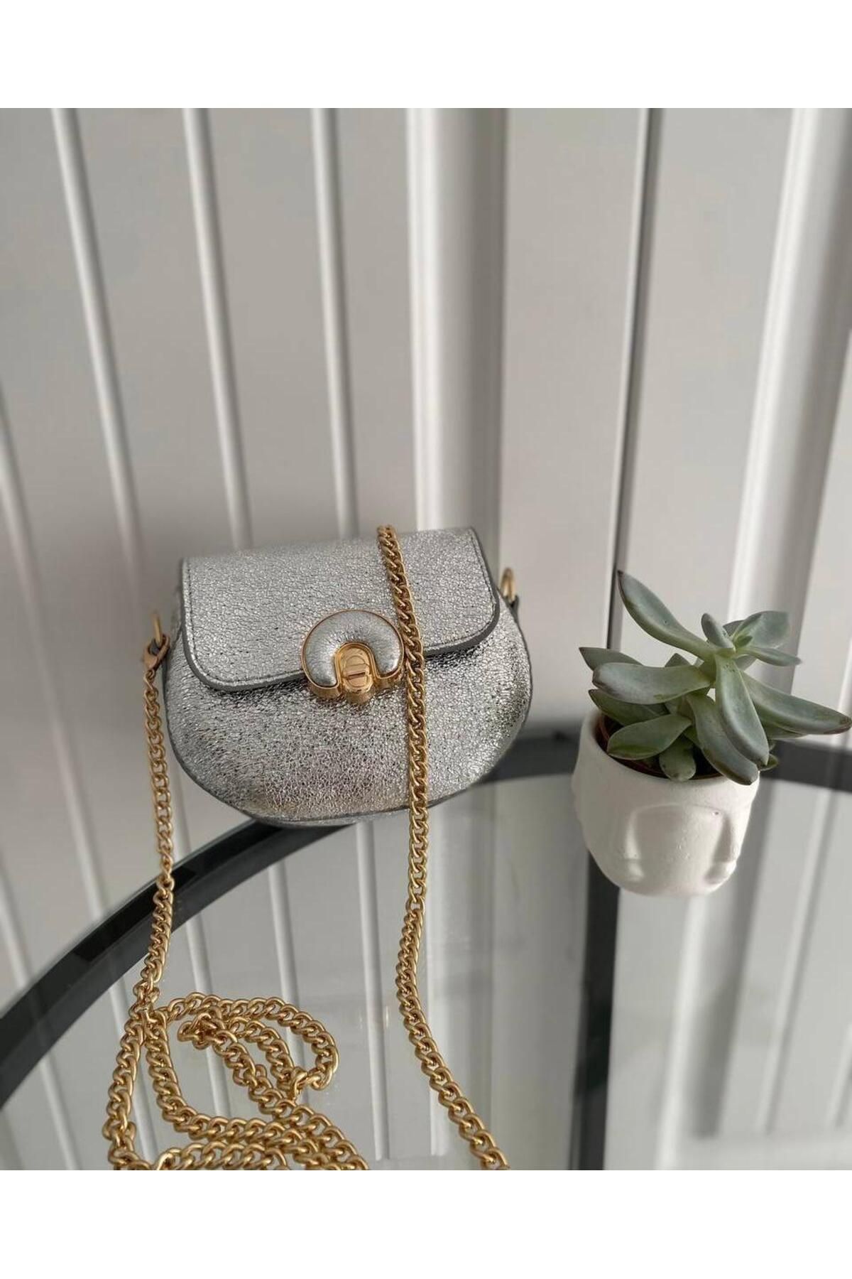 larosee Gold Zincir Askılı Mini Boy Simli Tokalı Kadın Omuz Çantası Kol Çantası Para Çantası
