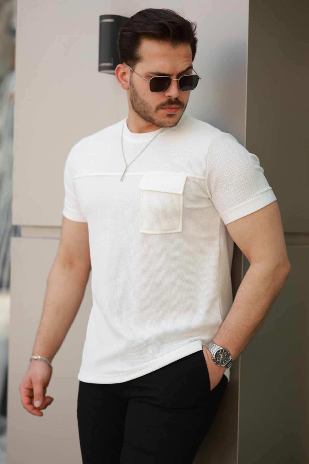 Modayakamoz Erkek Cepli Kolyeli Kısa Kollu Örme Kumaş T-Shirt