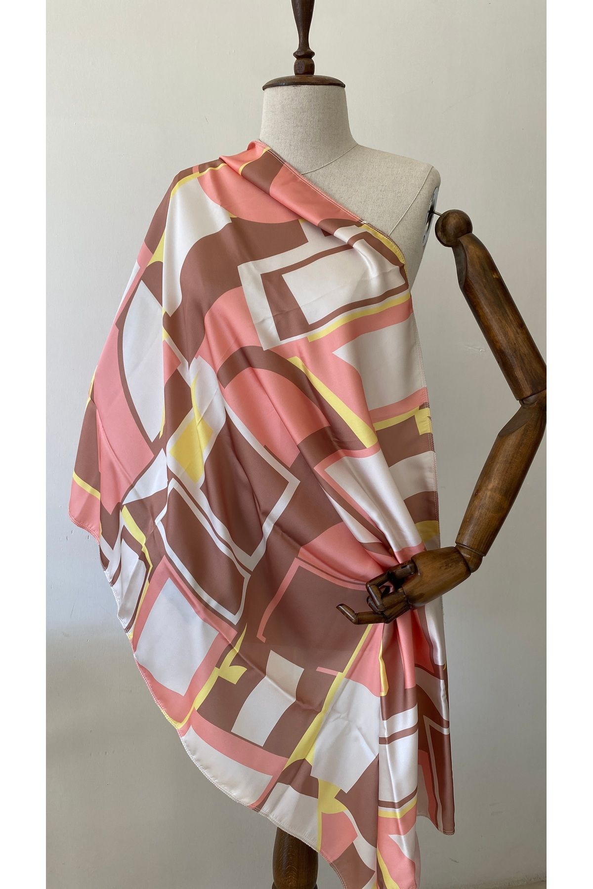 Glowear Atelier Karışık Desenli Saten Pareo - KAHVERENGİ - PEMBE