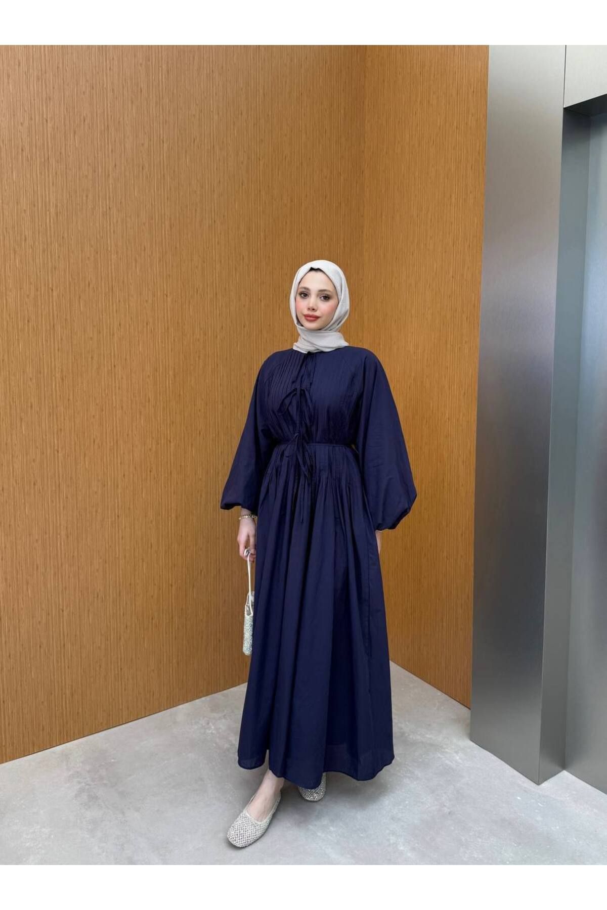 Butik elbisetesettr