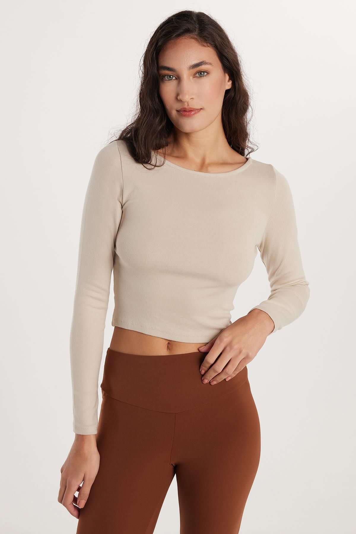 Tudors Kadın Slim Fit Dar Kesim Uzun Kollu Bisiklet Yaka Taş Rengi Bluz