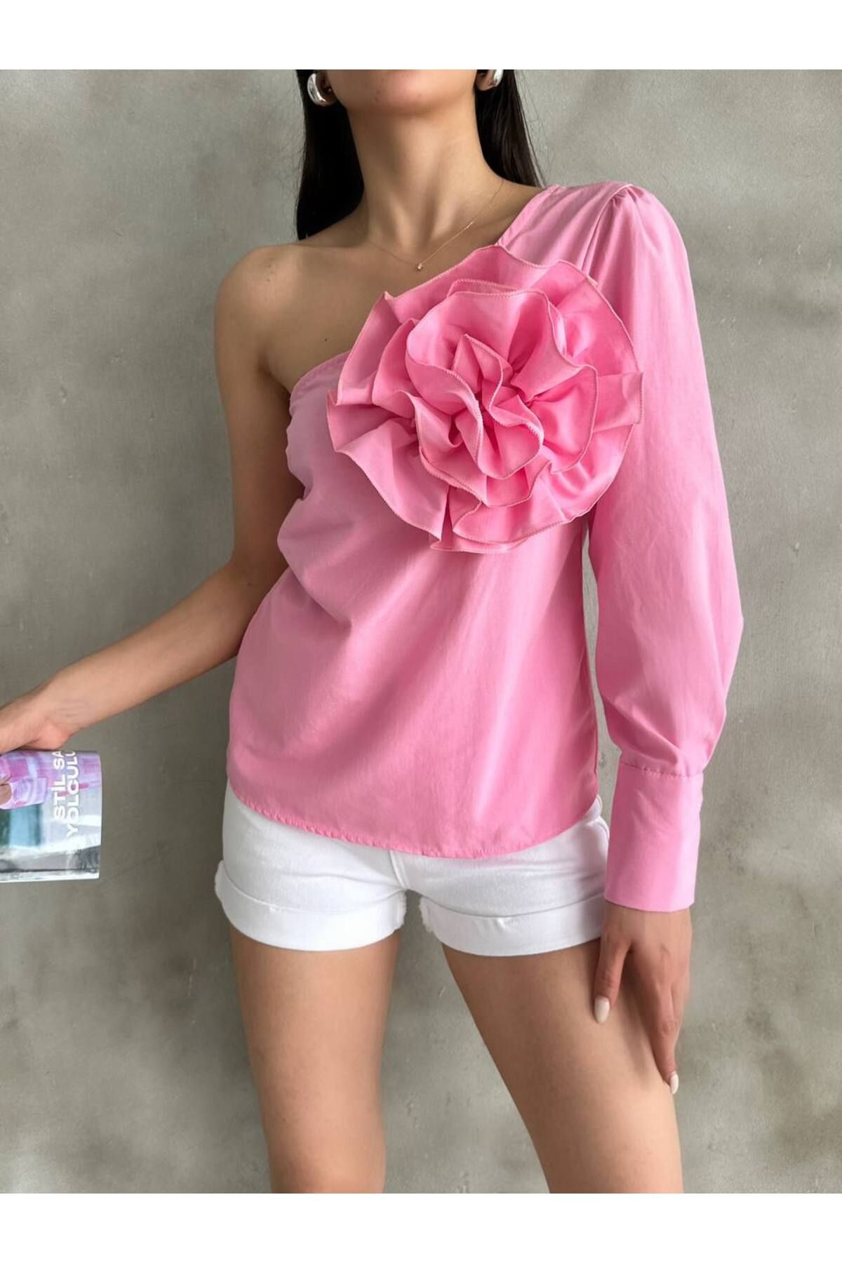 LE CARAMBOLE Kadın Pembe Tek Omuzlu ve Gül Detaylı Bluz