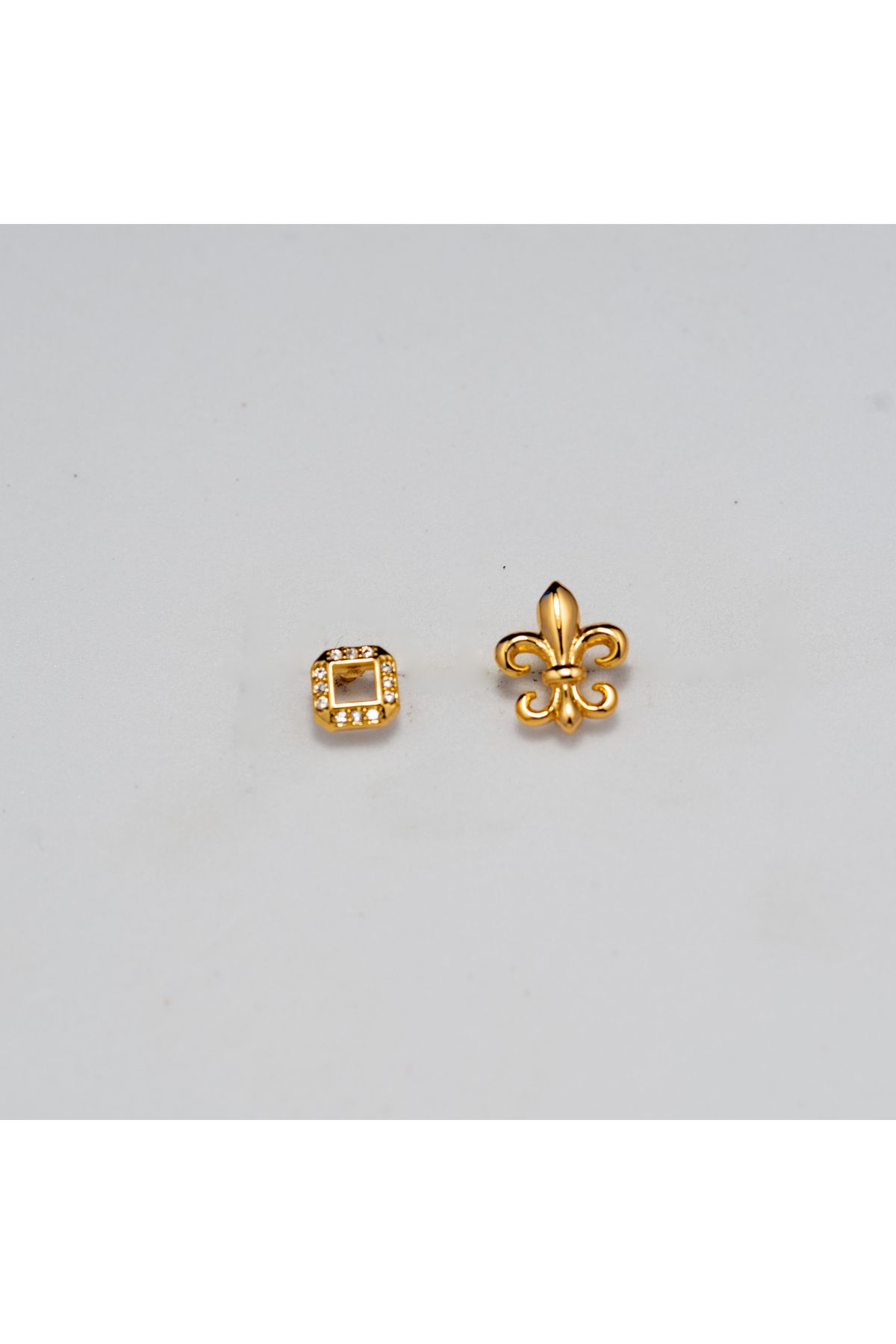 Piercing by Sever KOMBİN KARE VE VİNTAGE ÇELİK PIERCING… ALTIN/GOLD RENKLİ ve ŞEFFAF TAŞLI (TARGUS HELIX CONCH FLAT)