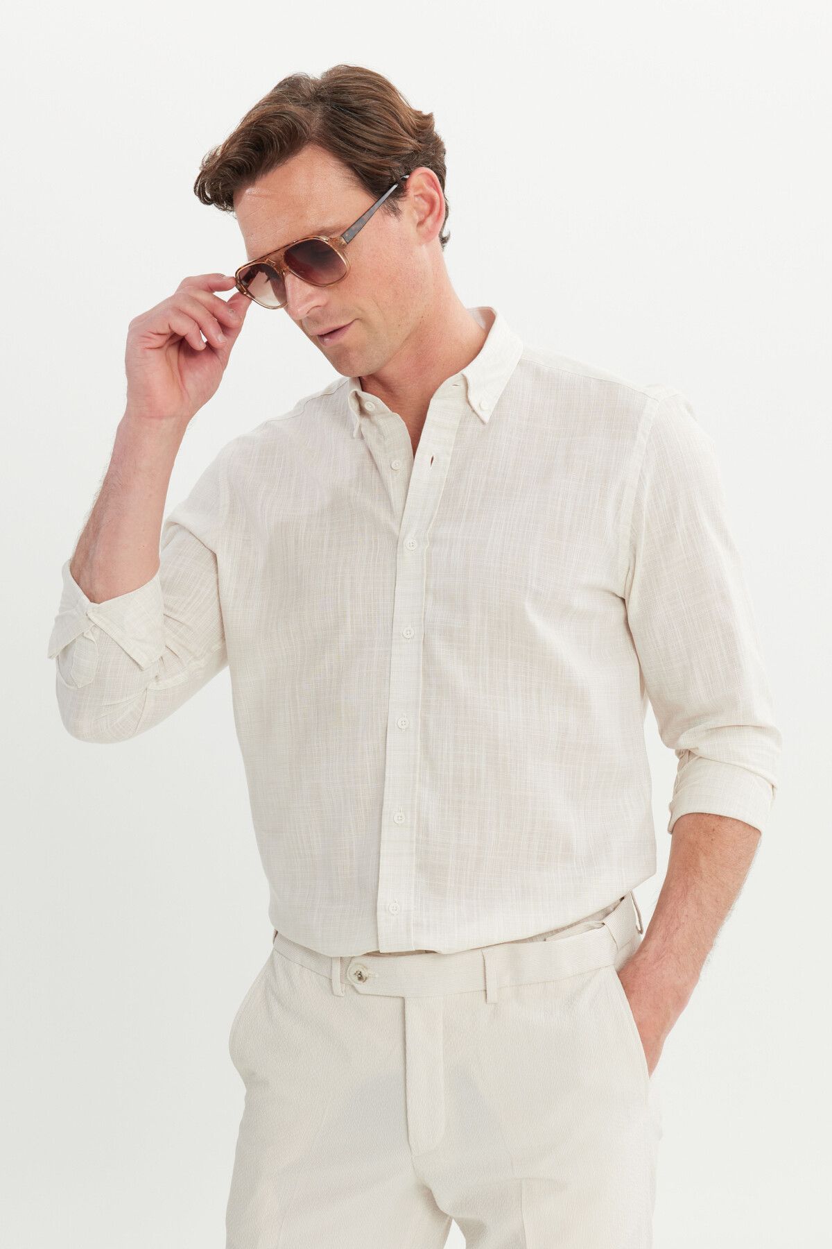 AC&Co / Altınyıldız Classics Erkek Bej %100 Pamuk Slim Fit Düğmeli Yaka Gömlek