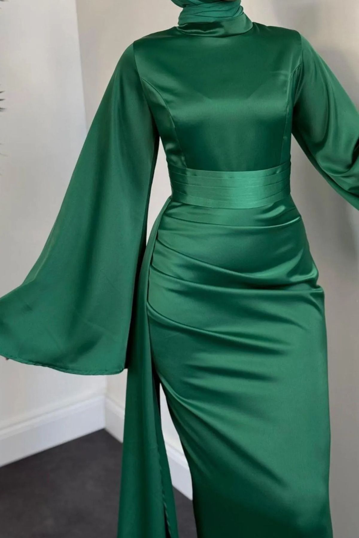 Abiye Diyarı-Women's Cape Satin Fish Evening Dress-Grass Green 4