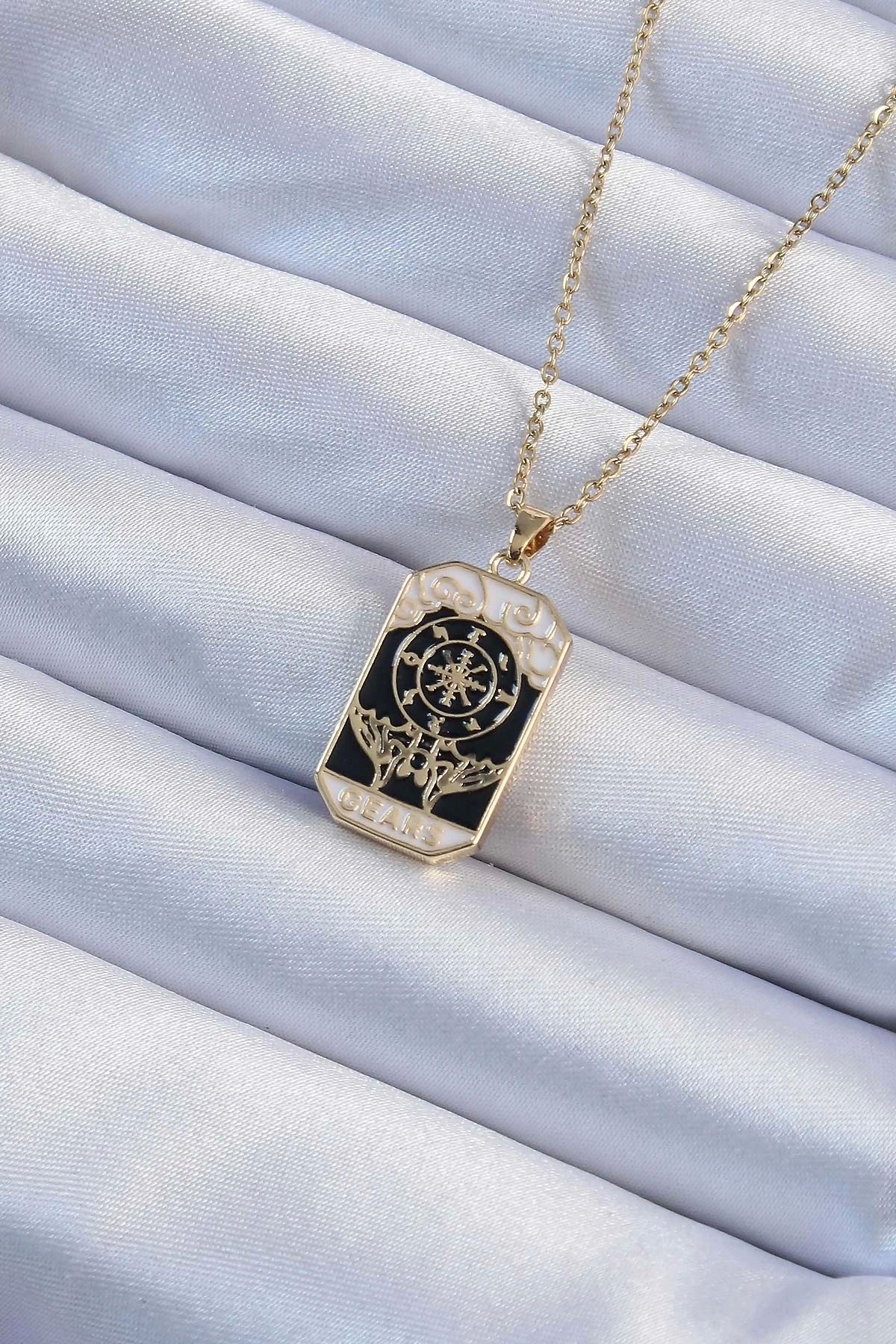 STOREMAX 316L Çelik Zincir Altın Renk İşlemeli Siyah Mineli Tarot Kolye
