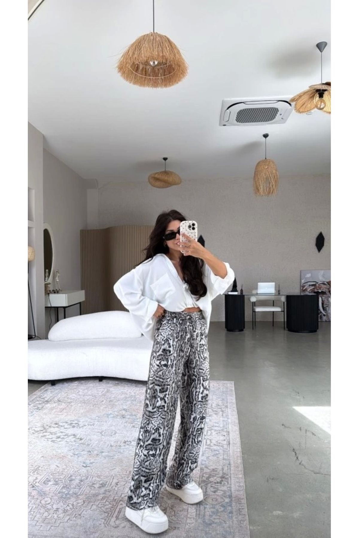 Butik Kadın Saten Kumaş Leopar Desenli Pantolon