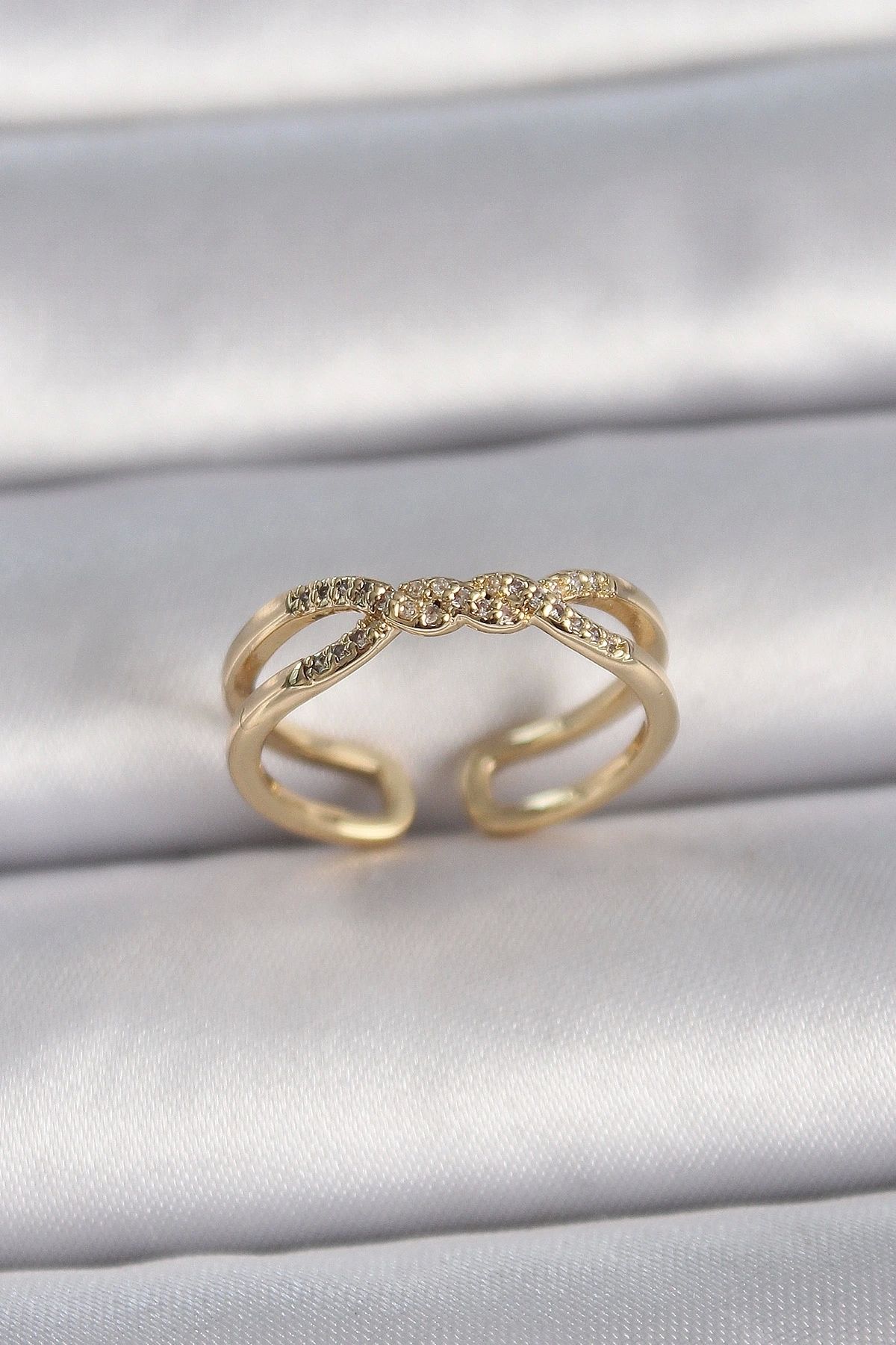 STOREMAX Pirinç Gold Renk Ayarlanabilir Zirkon Taşlı Sarmal Model Kadın Yüzük