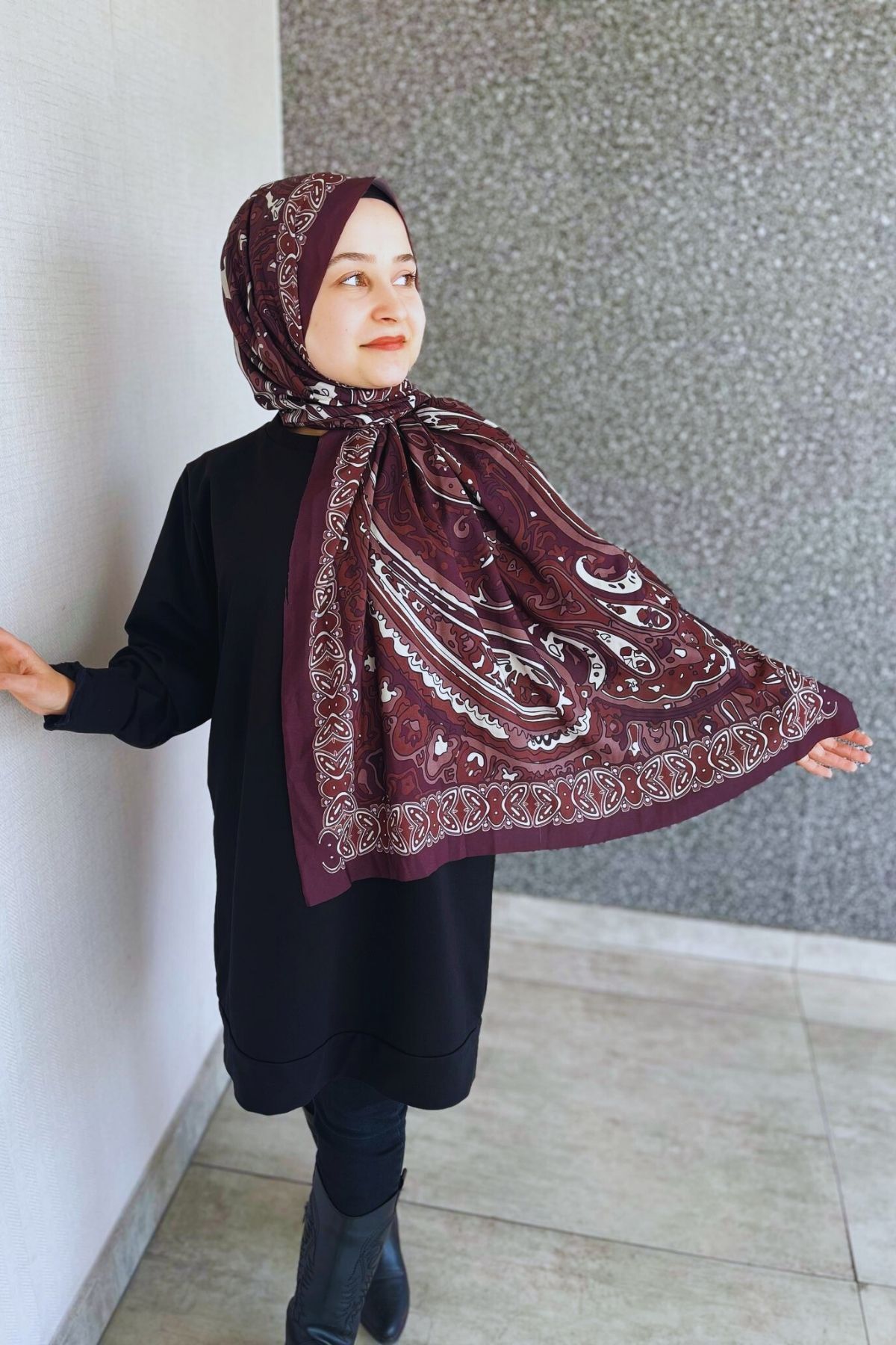 Tarzını Seç Retro Desenli Kadın Şal Bordo Estascarf