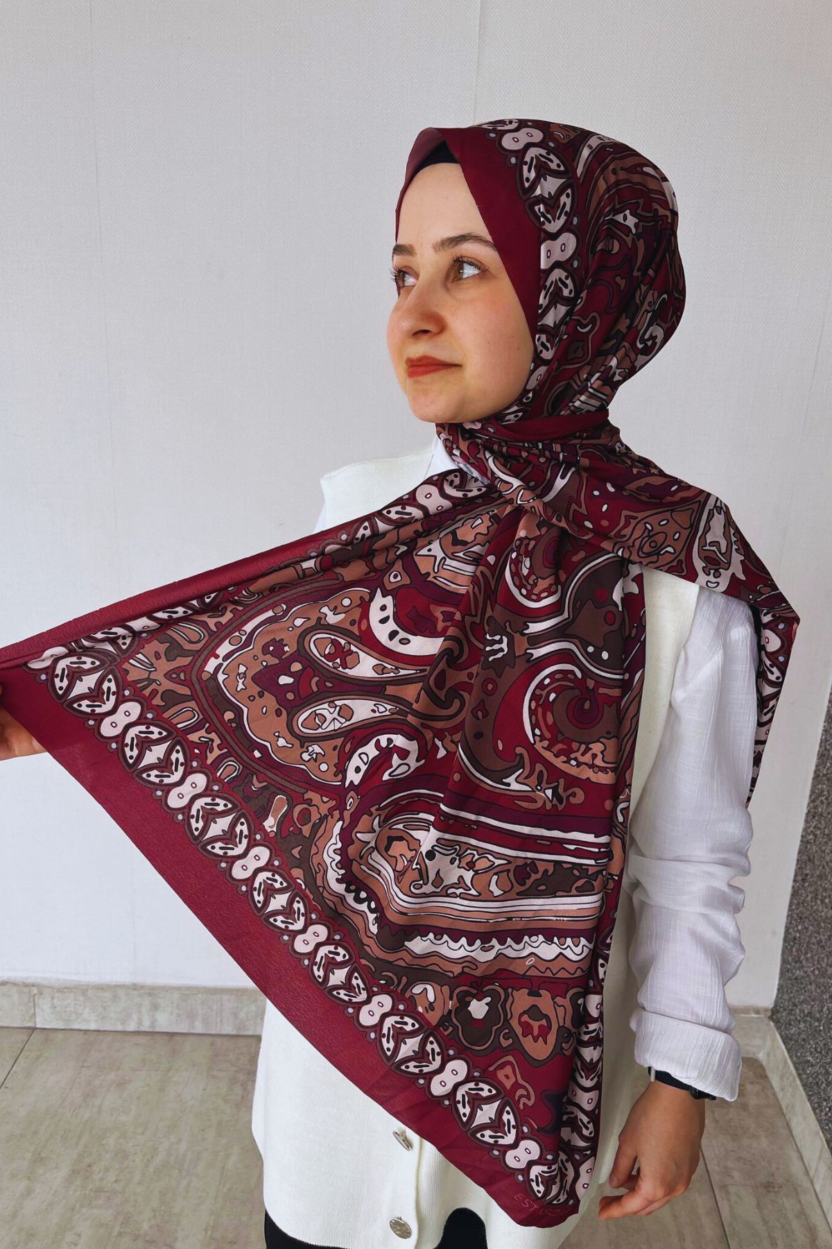Tarzını Seç Retro Desenli Kadın Şal Bordo Estascarf
