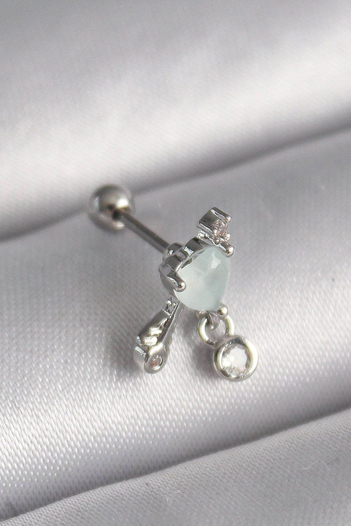 STOREMAX 316L Çelik Gümüş Renk Beyaz Minelik Kalp Sallantı Zirkon Taş Detay Tragus Piercing