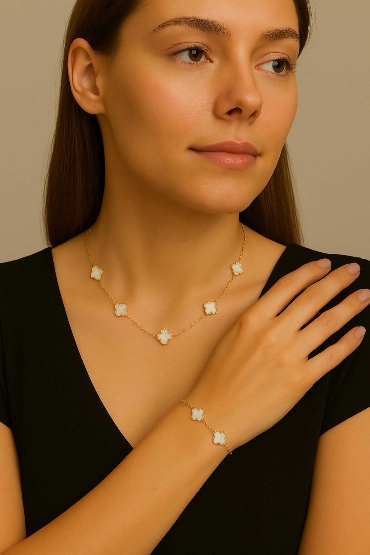 AYZENA Van Cleef Yonca Gold Model Beyaz Renk Çelik Materyal Bileklik / Kolye Takım / Kararma Gerçekleşmez