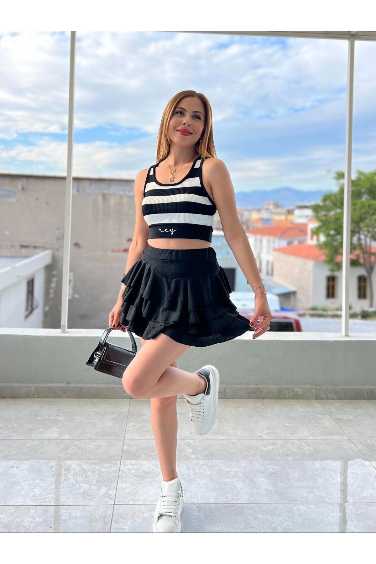 İrka Moda Fırfır Detay Etek Siyah