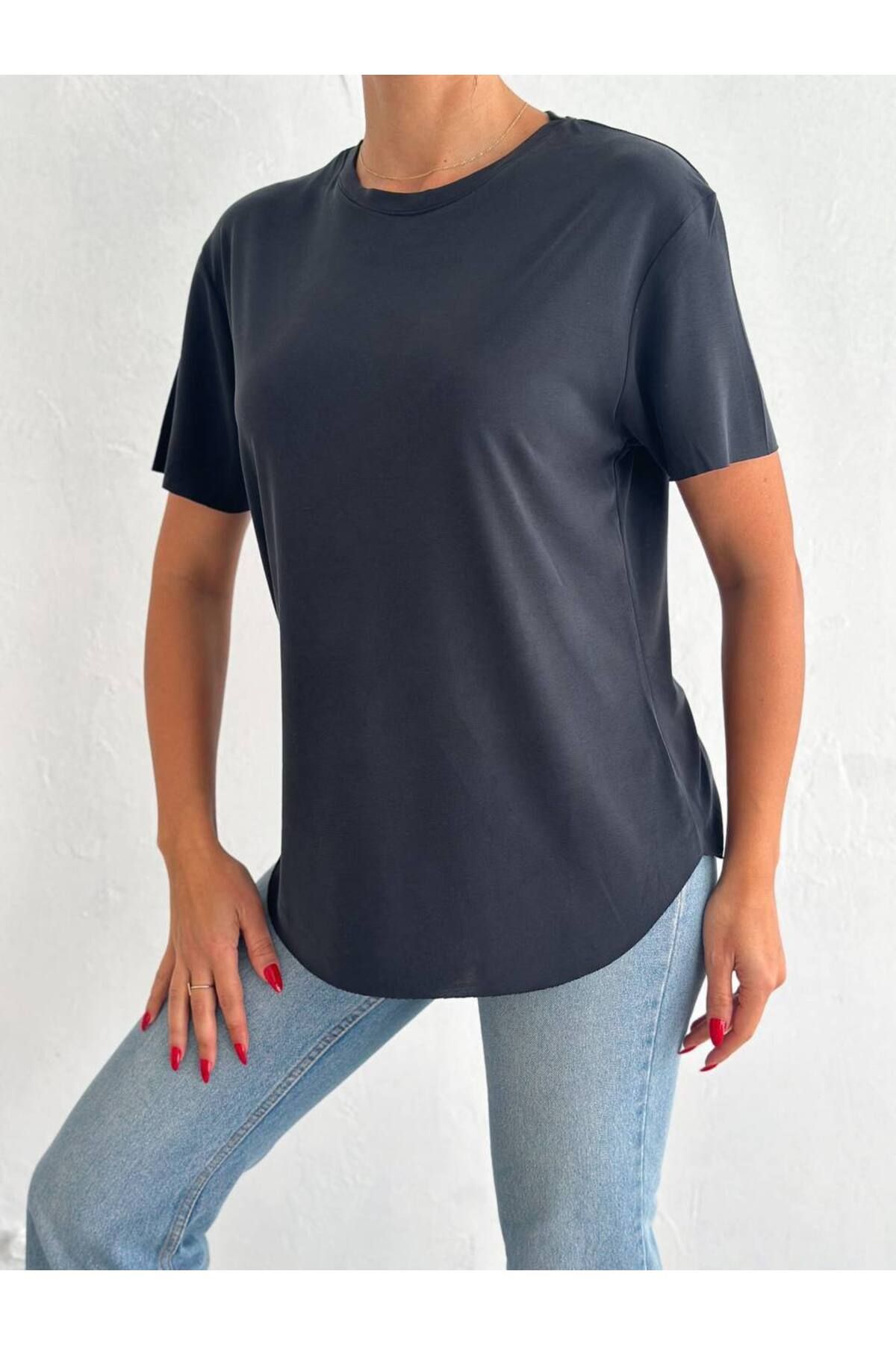 MODA Kadın Modal Kumaş Yandan Yırtmaçlı Oversize Kısa Kol Tişört