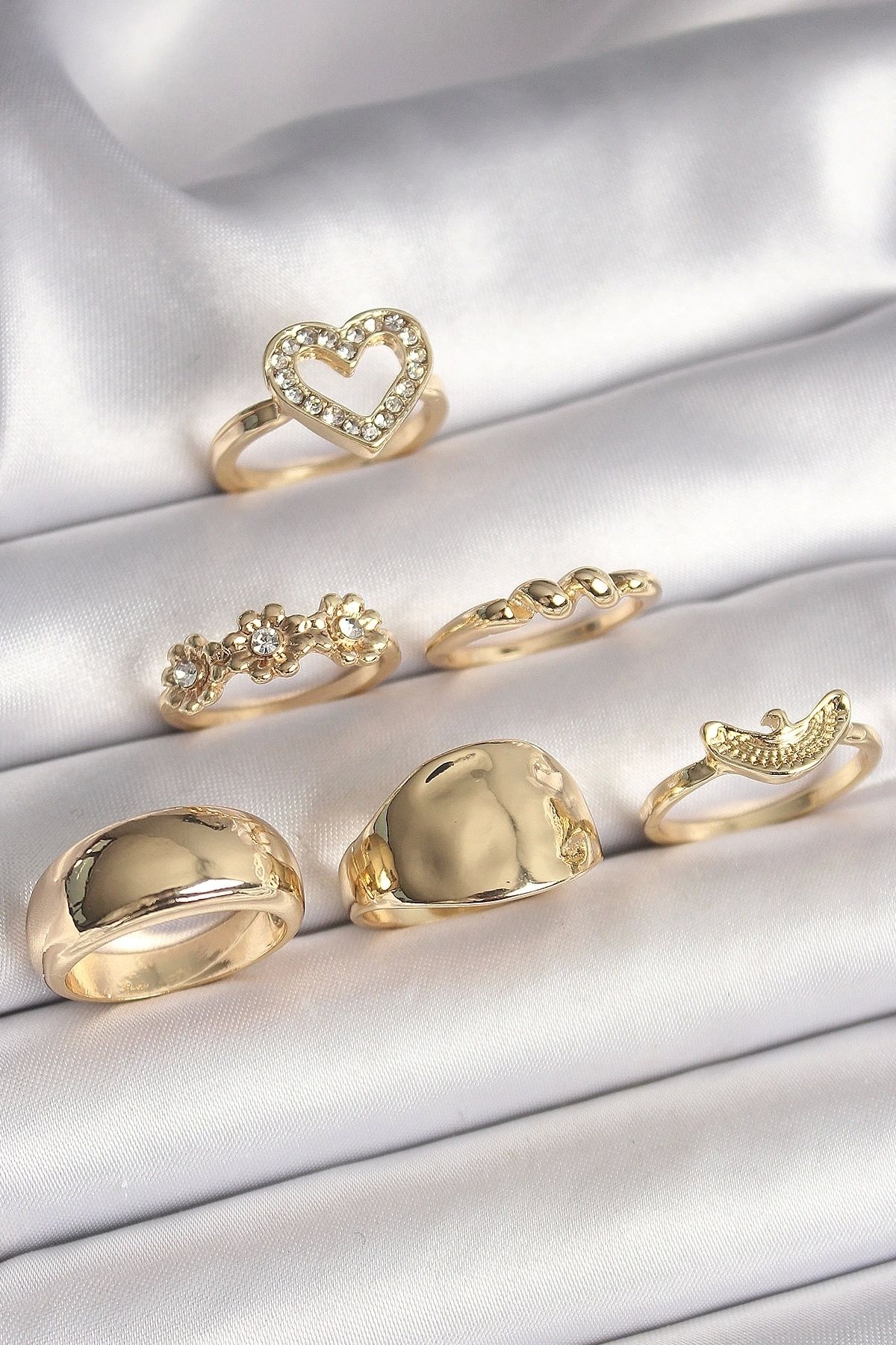 STOREMAX Pirinç Gold Renk Zirkon Taşlı Kalp Figür Kuş Detay 6'Lı Kadın Yüzük Seti