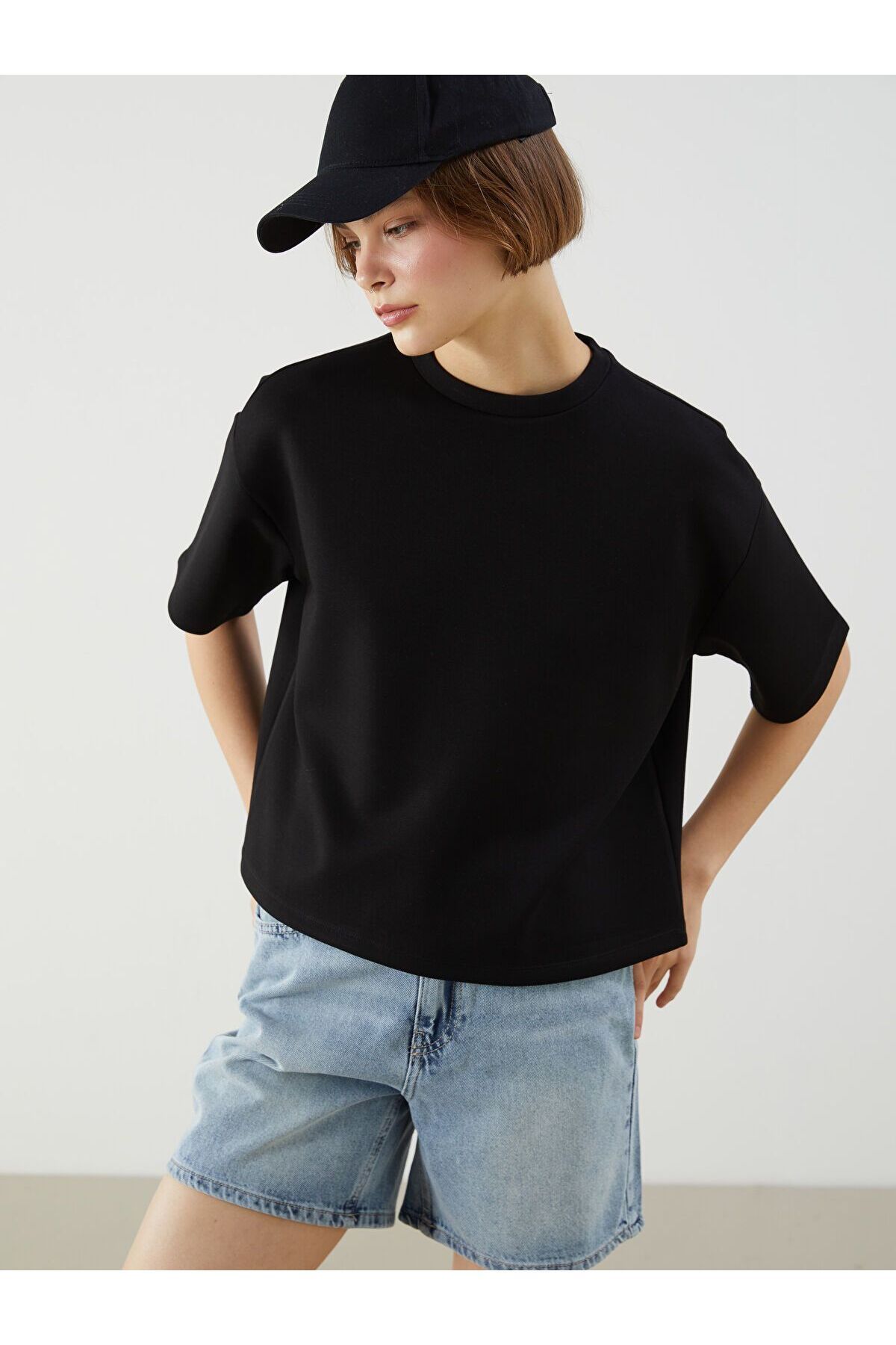 LC Waikiki Bisiklet Yaka Oversize Kadın Tişört