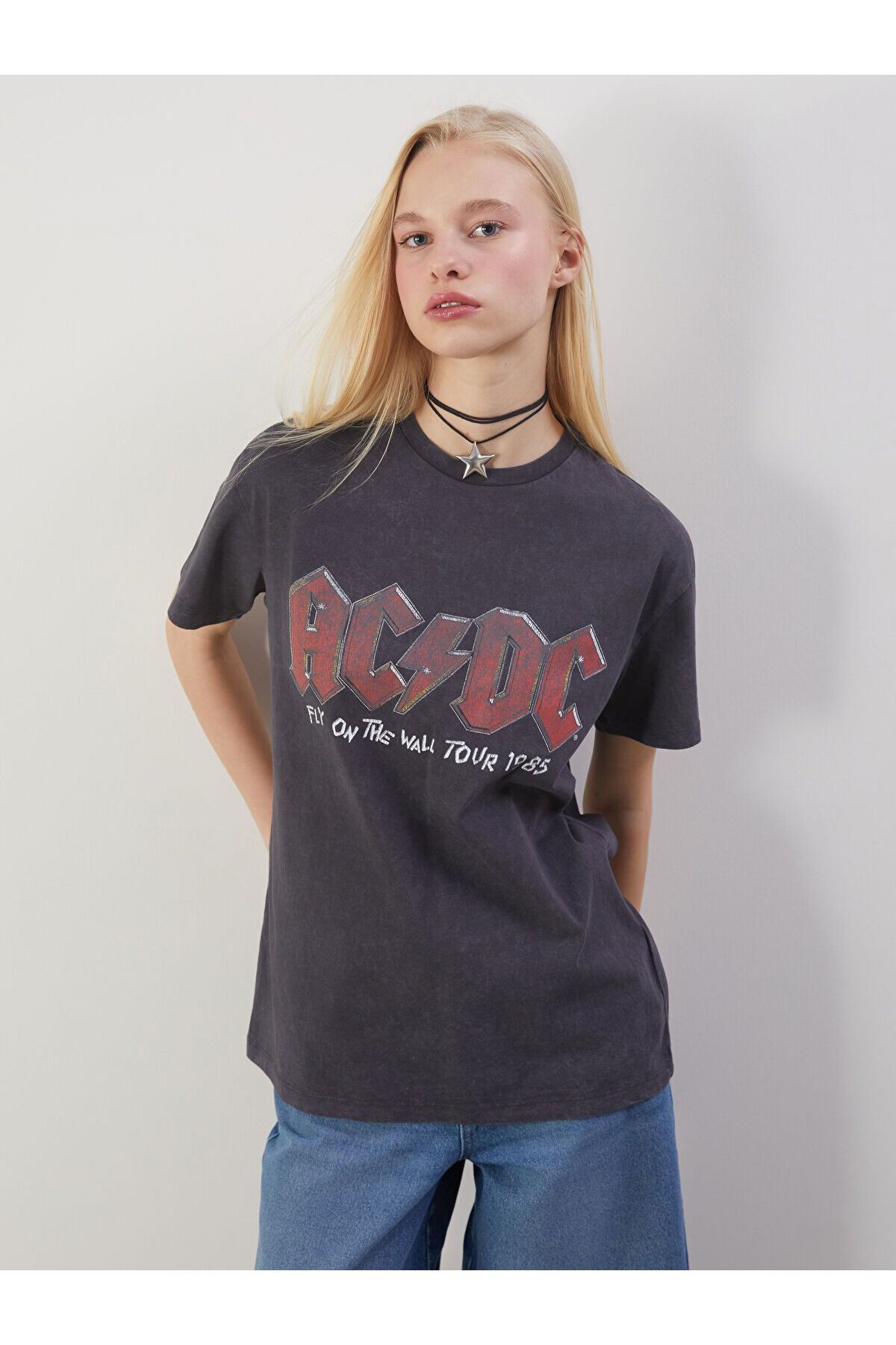 LC Waikiki Bisiklet Yaka AC/DC Baskılı Kadın Tişört