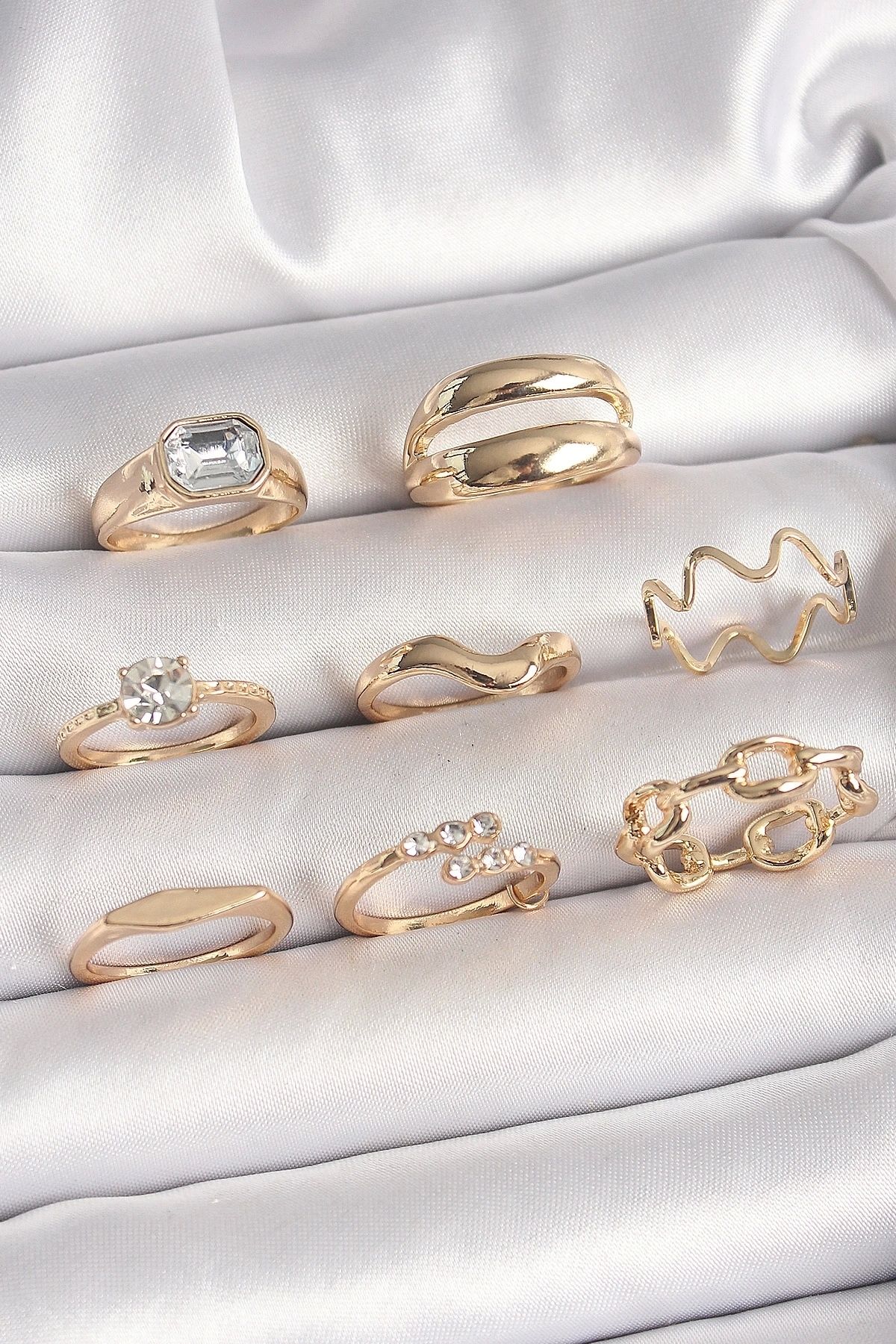 STOREMAX Pirinç Gold Renk Zirkon Taşlı Dalga Model Zincir Detay Kadın Yüzük Kombini