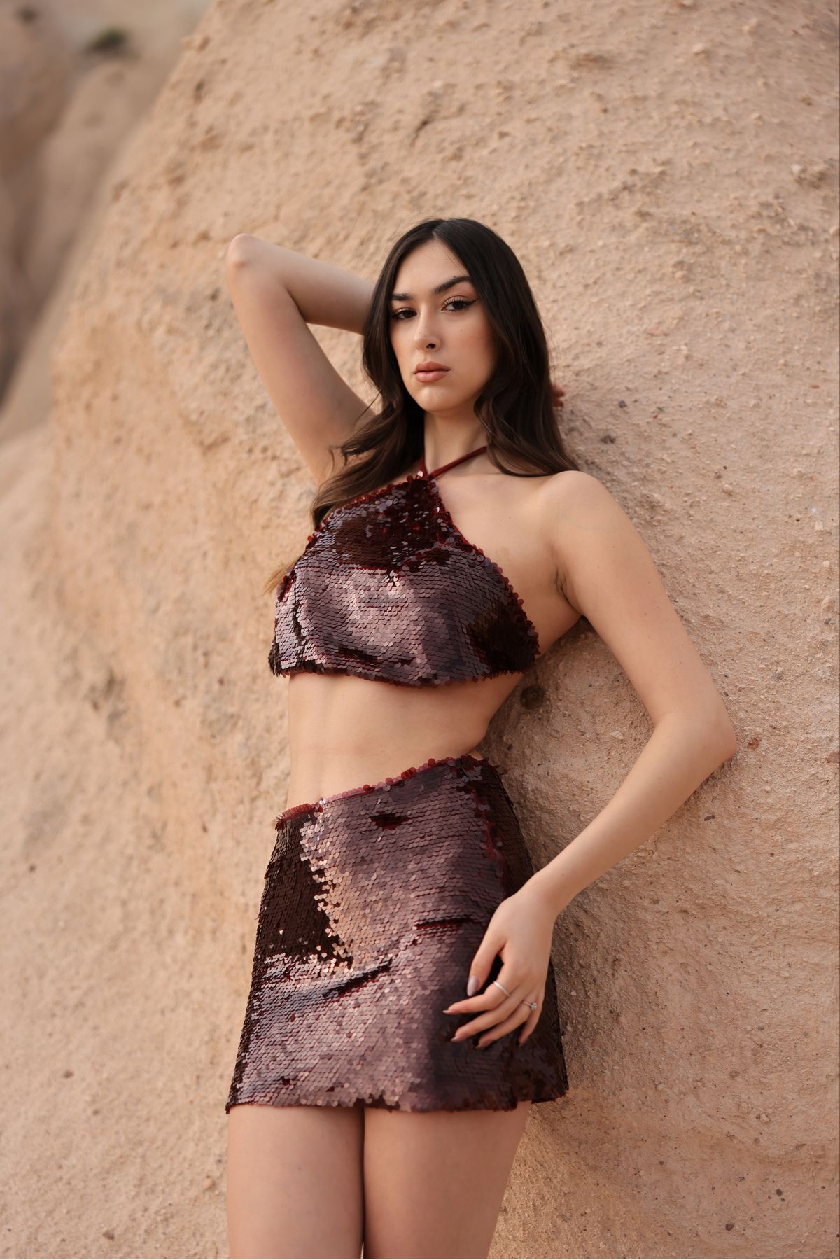 artandroam Luna Bordo Renkli El Yapımı Payetli İki Parça Etek ve Bağlamalı Crop Top Takım