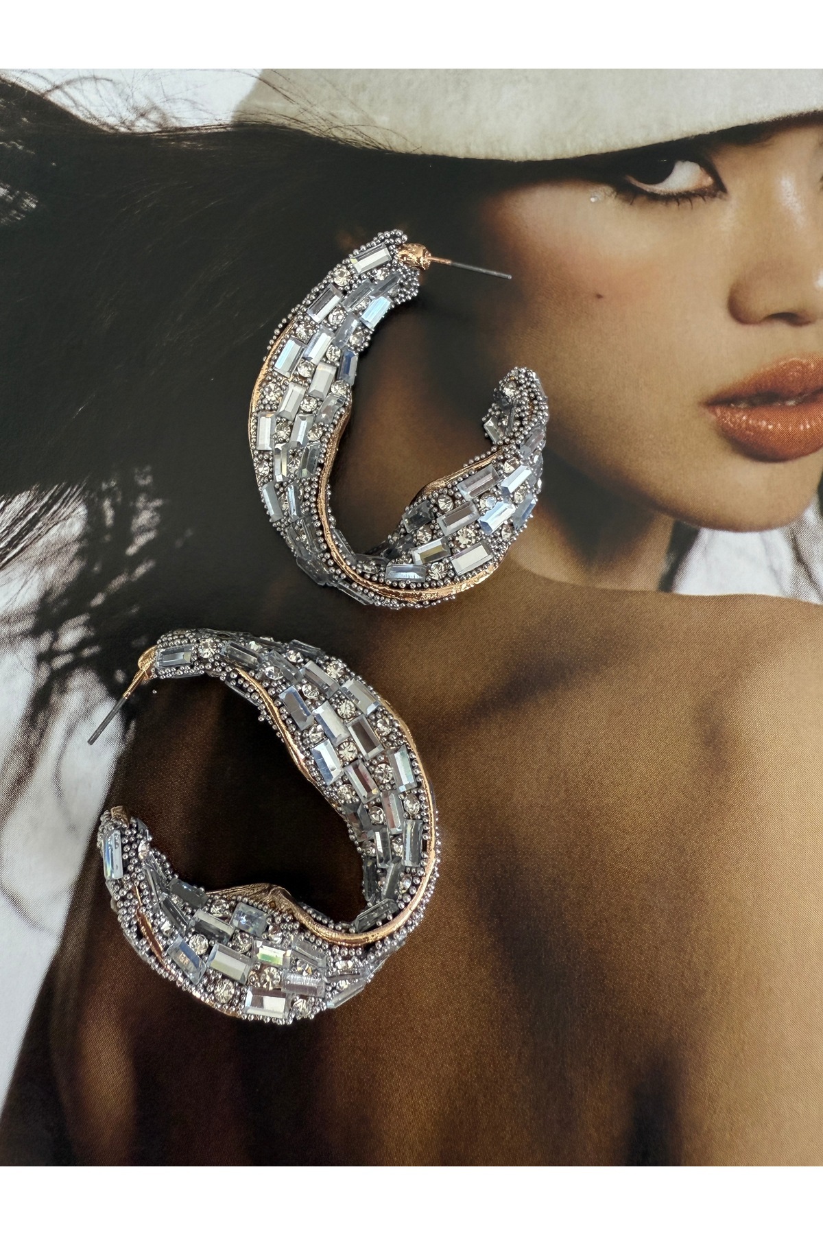 Pinery Jewels-Limited Edition - Pair of Curvy Pearl and Zircon Stone Detailed Maxi Length Evening Dress Earrings 4