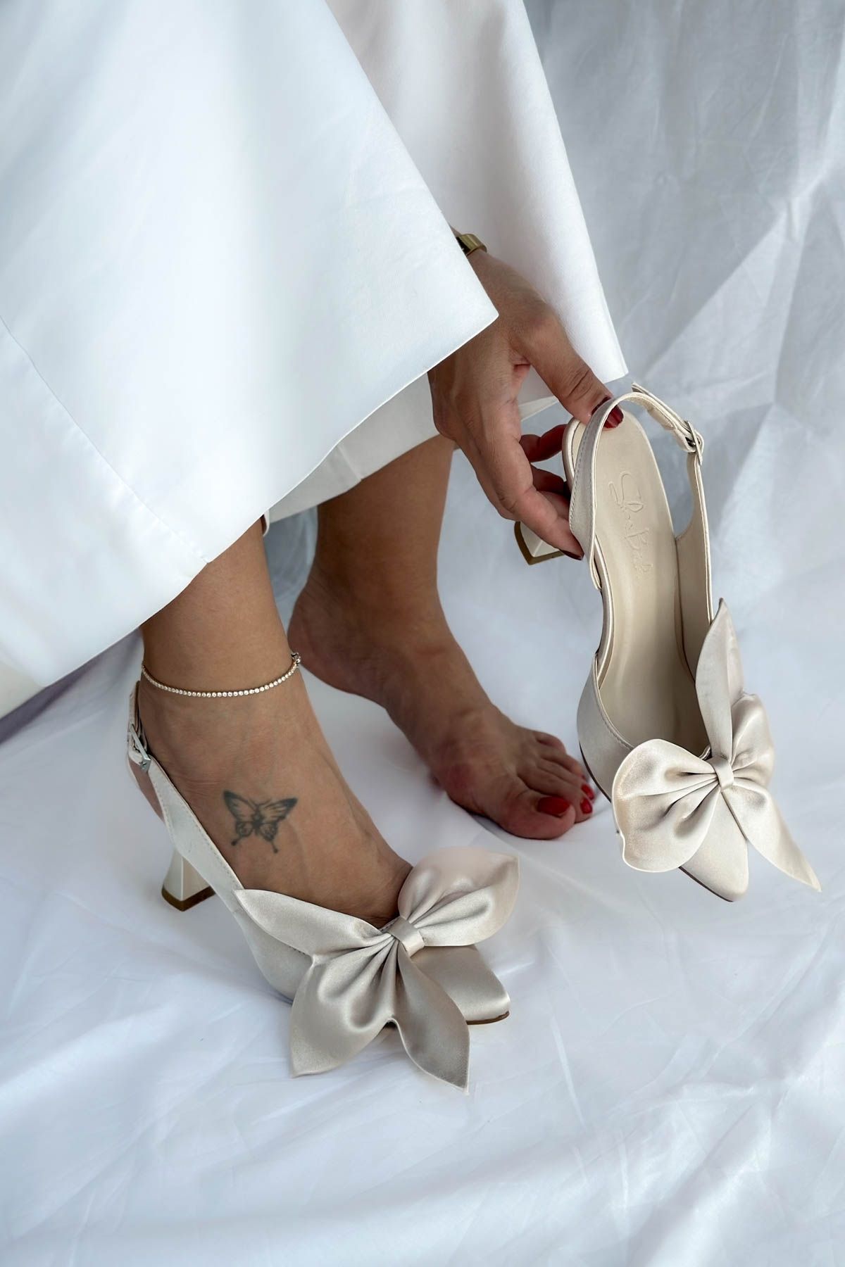 Shoebutik Aura Bej Saten Fiyonk Detay Kadın Topuklu Ayakkabı