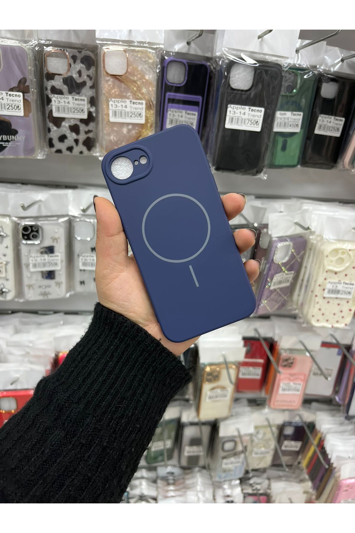 TECNOTREND Apple İphone 16E MAGSAFELİ İÇİ KADİFELİ SİLİKON KILIF