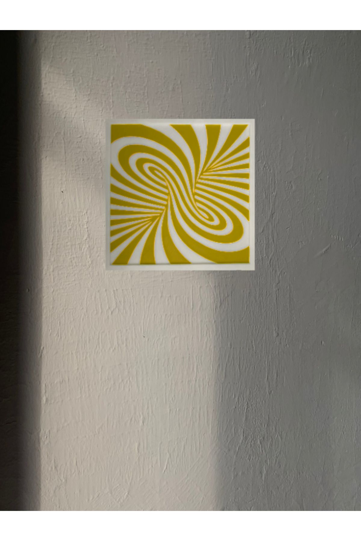 Madeora3D Modern Geometrik Kırmızı Beyaz Spiral Desenli Duvar Süsü - Dekoratif Tablo 19cm x 19cm