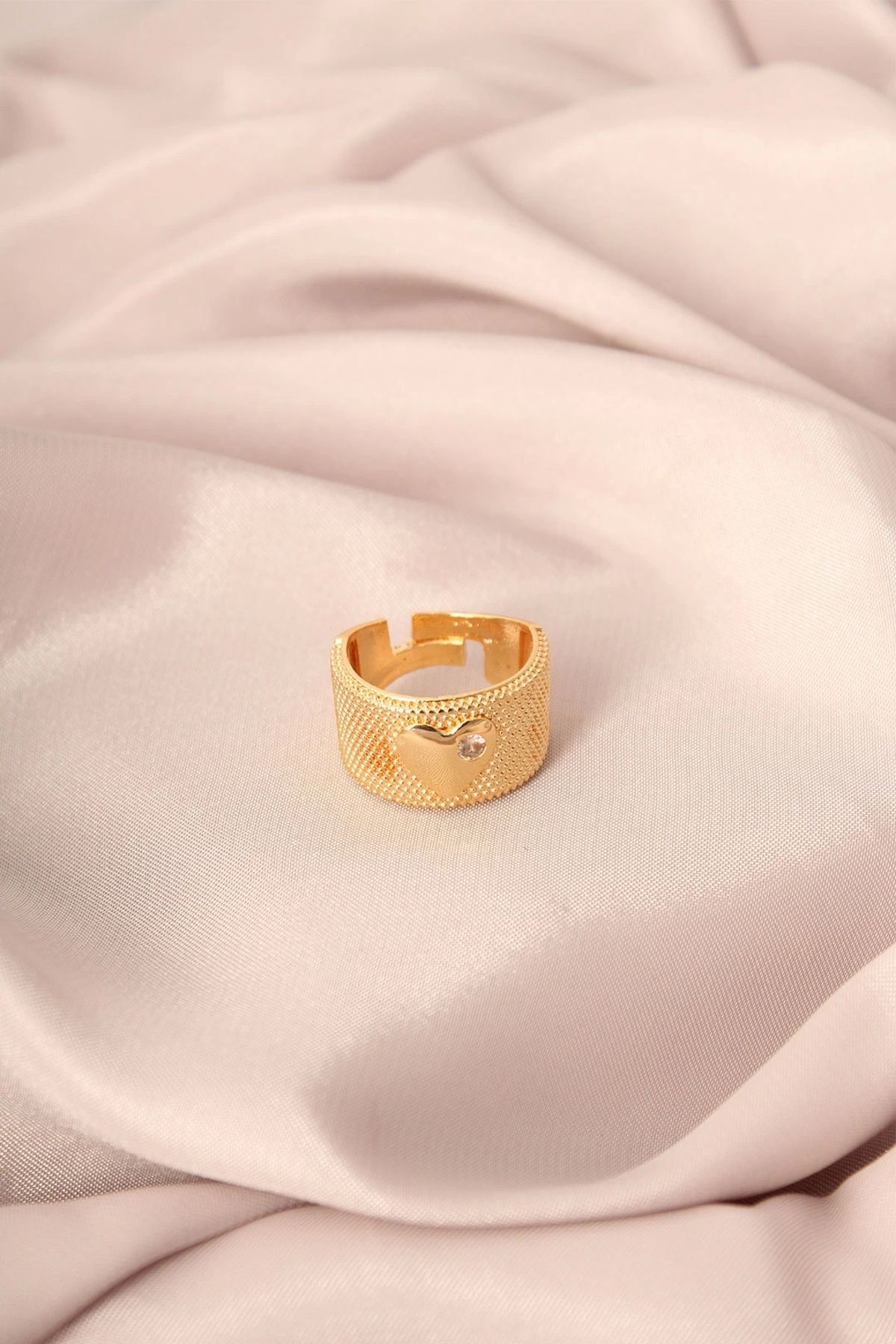 Clariss Gold Renk Metal Zirkon Taşlı Kalp Model Ayarlanabilir Kadın Yüzük