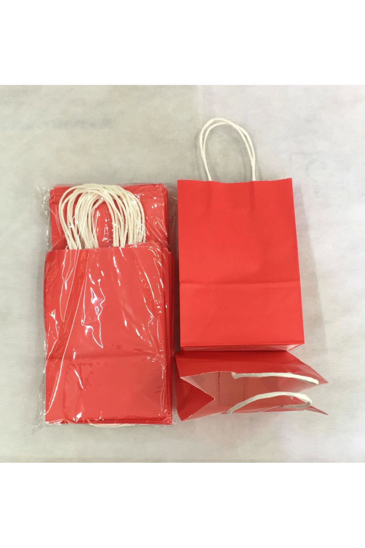 gnsstore ÇANTA B. KRAFT BÜKÜM SAPLI KIRMIZI 16*22CM 25Lİ