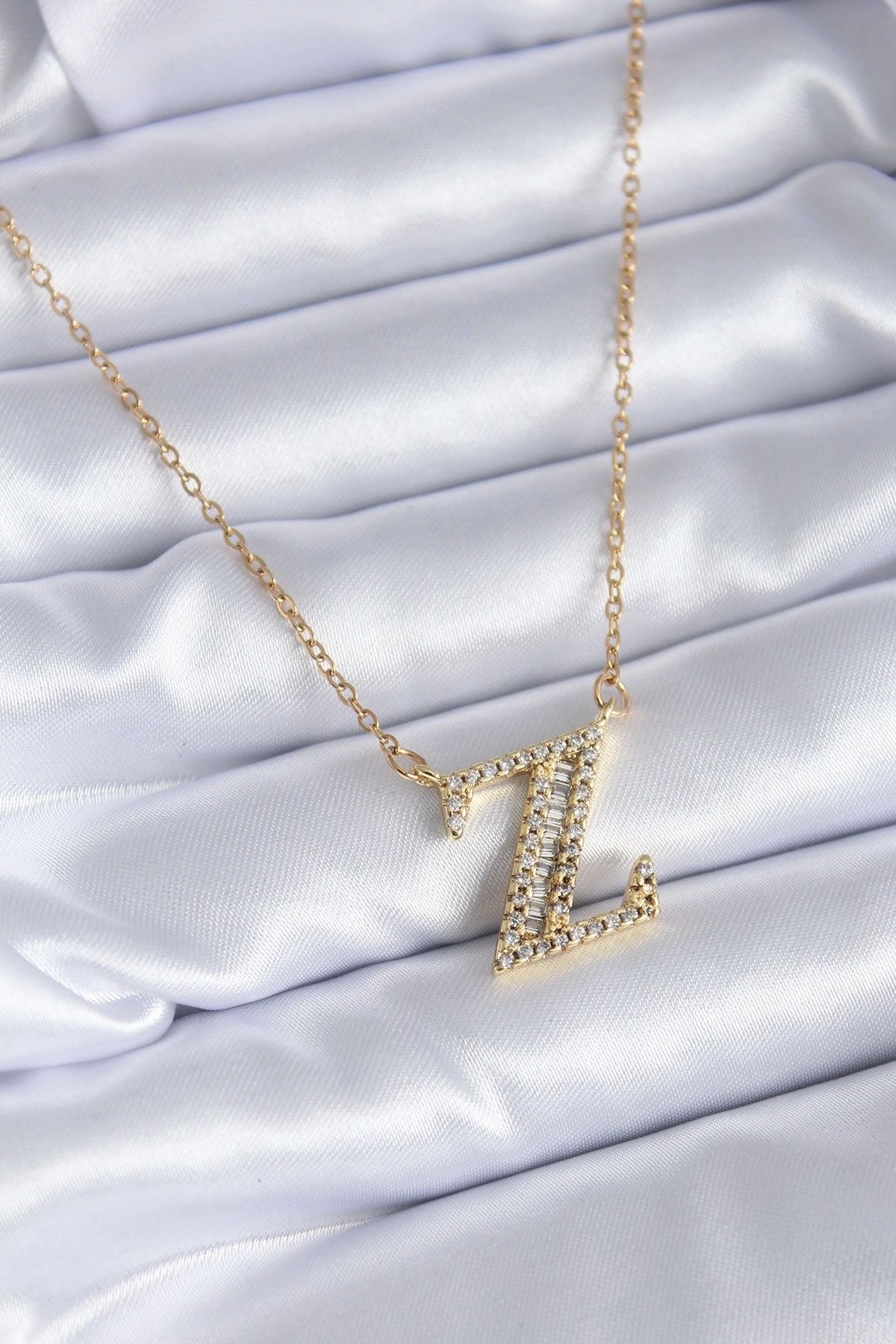 Clariss 316L Çelik Gold Renk Z Harf Model Zirkon Taşlı Kadın Kolye