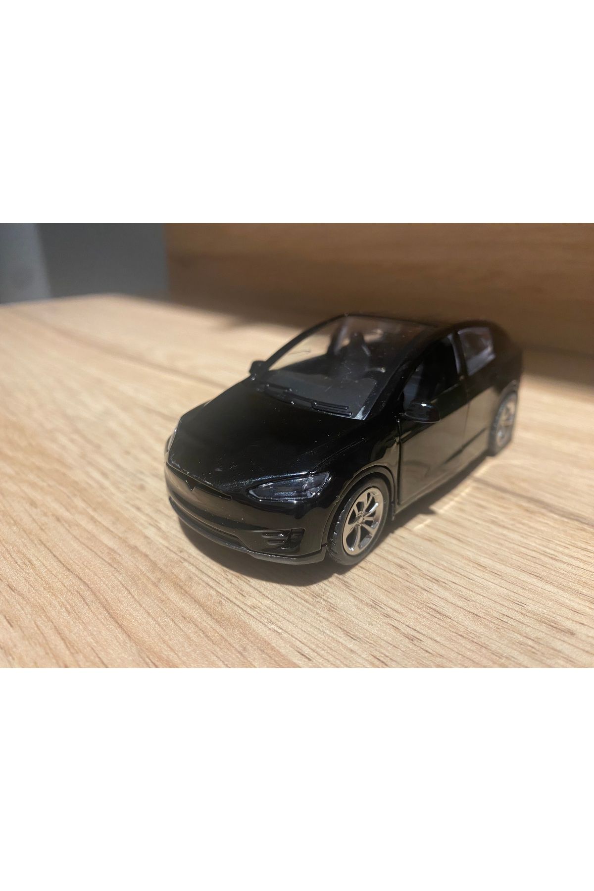 liss çarşı Klasik Tesla Model Araba Çek Bırak Kapılar Açılan Koleksiyon Metal Model Araba Siyah Renk