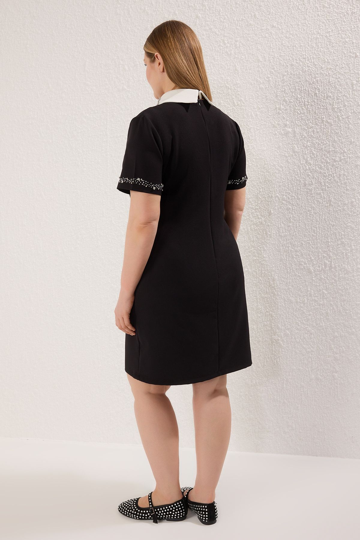 Trendyol Curve-Μαύρο Finike Woven Φόρεμα Plus Size 4