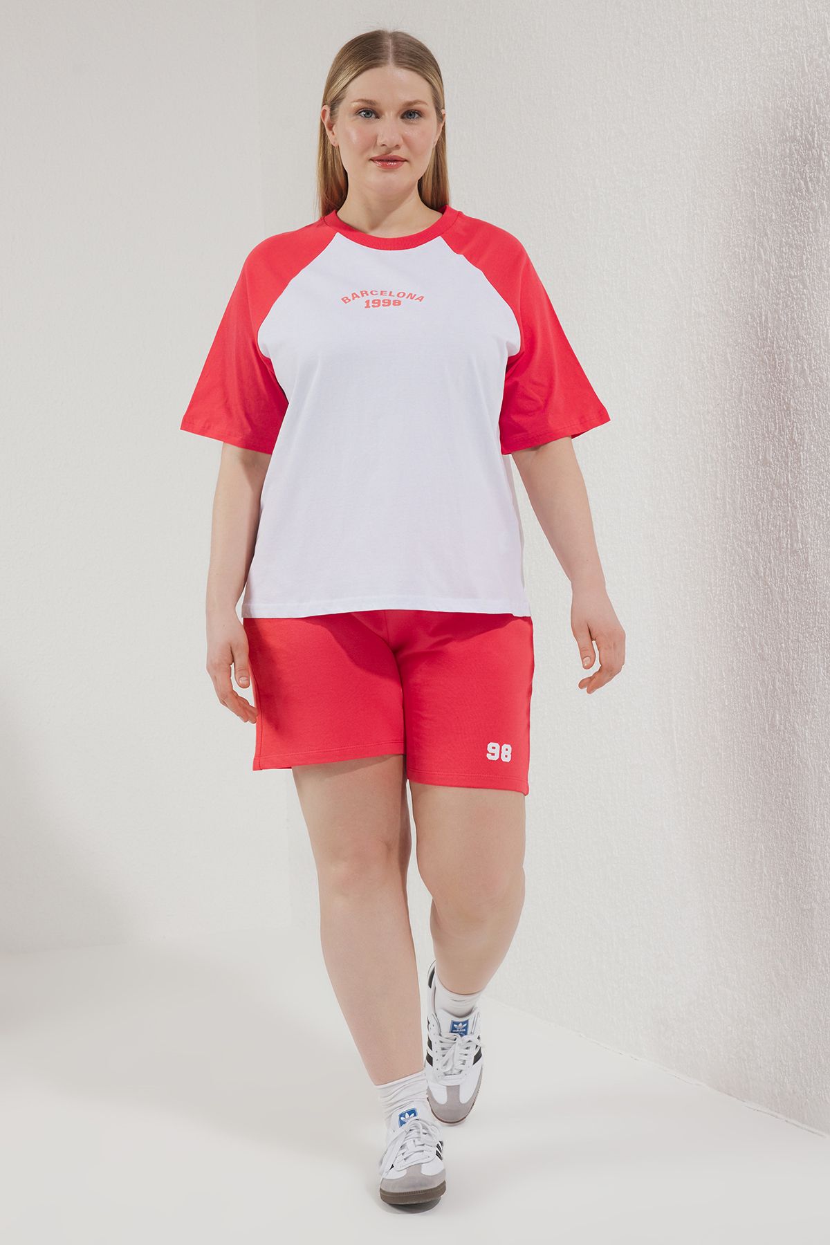 Trendyol Curve Zestaw Góra-dół W Kolorze Granatu Z Haftem I Blokiem Kolorów W Dużych Rozmiarach Kobieta - 3XL