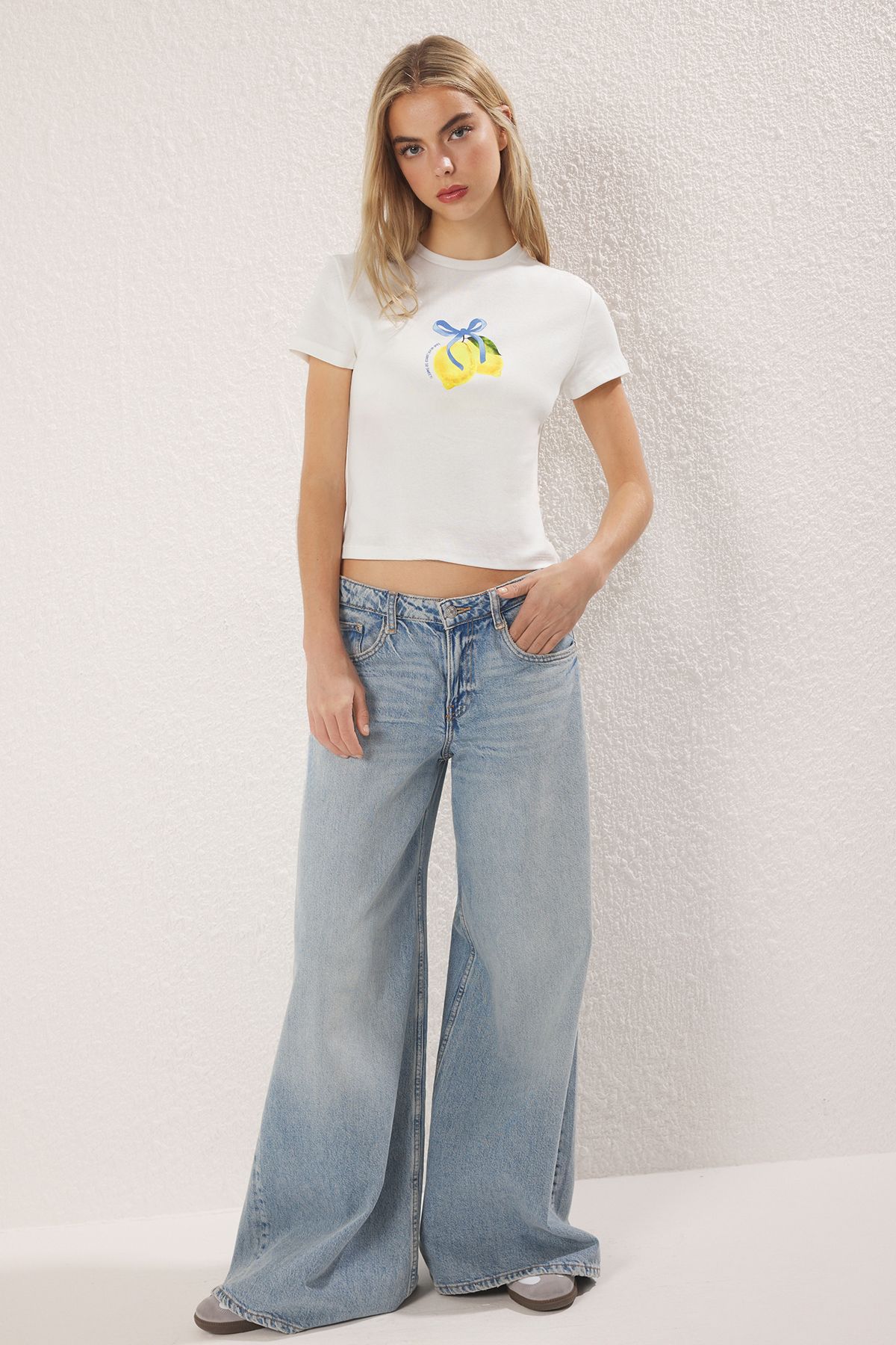 Trendyol Collection Ecru Zitrone Bedrucktes, Tailliertes Strick-t-shirt für Damen - L