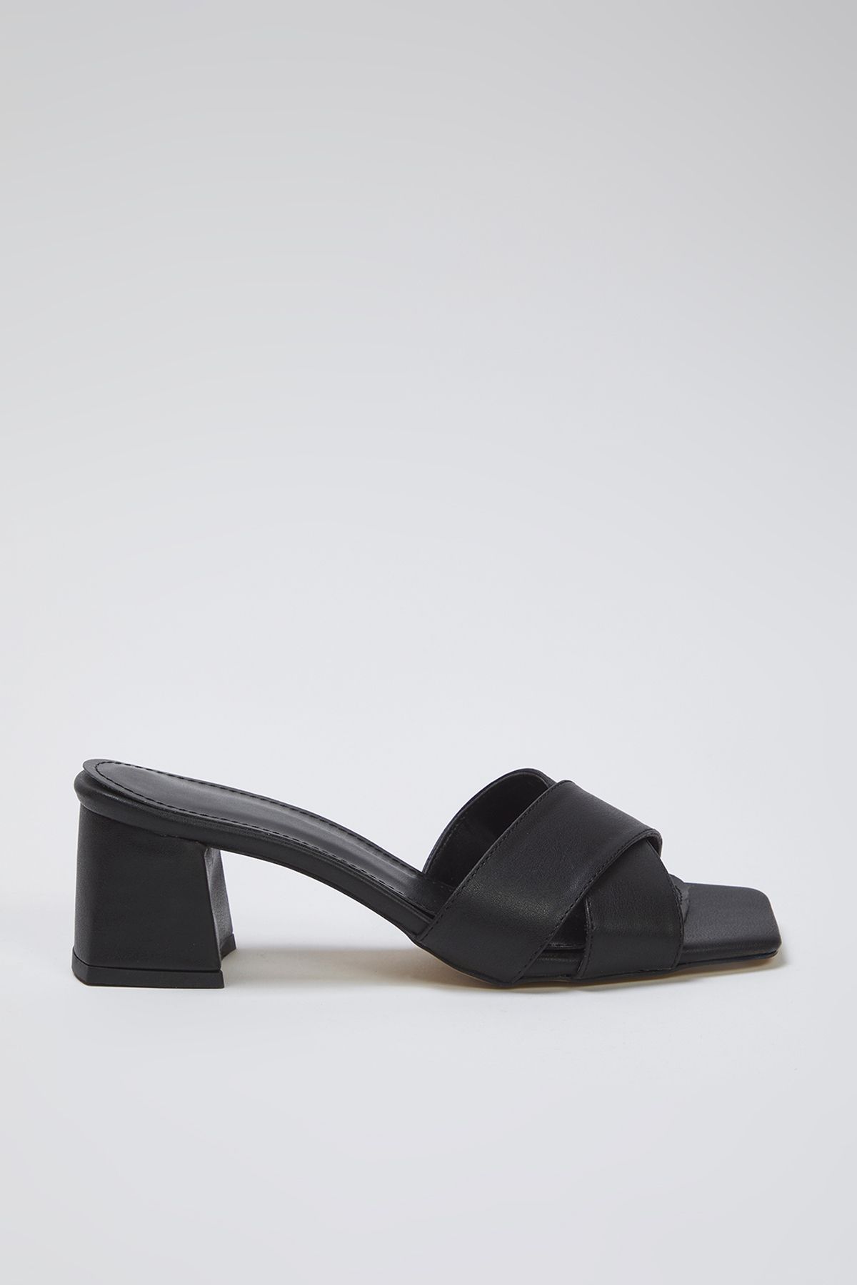trendyol-shoes-womens-high-heels