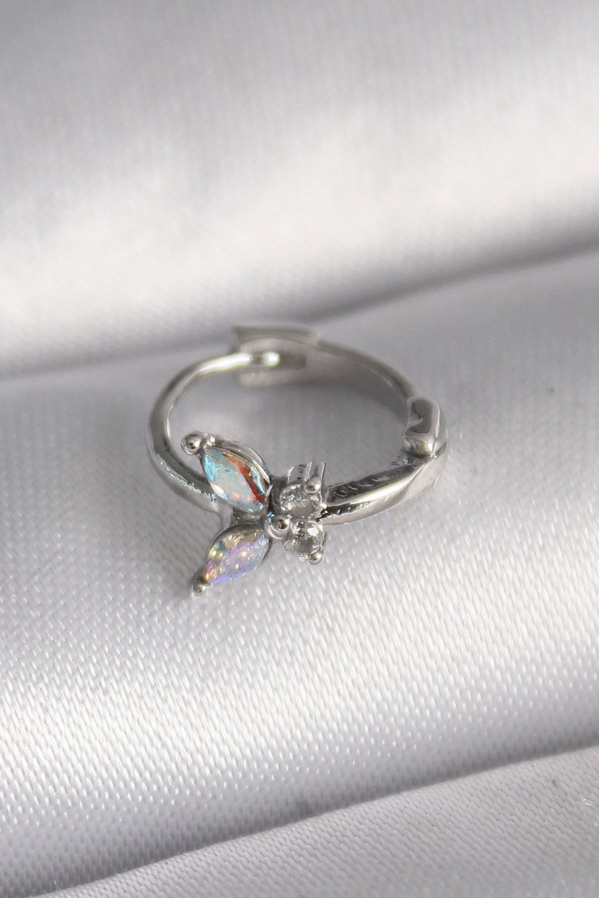 Clariss 316L Çelik Gümüş Renk Zirkon Taşlı Kelebek Model Tragus Piercing