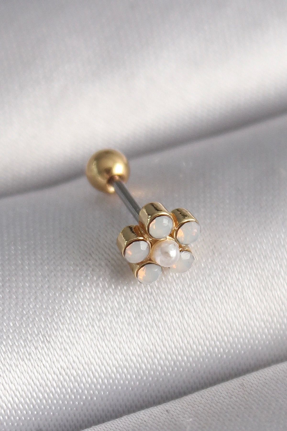 Clariss 316L Çelik Gold Renk Zirkon Taşlı Çiçek Model Tragus Piercing