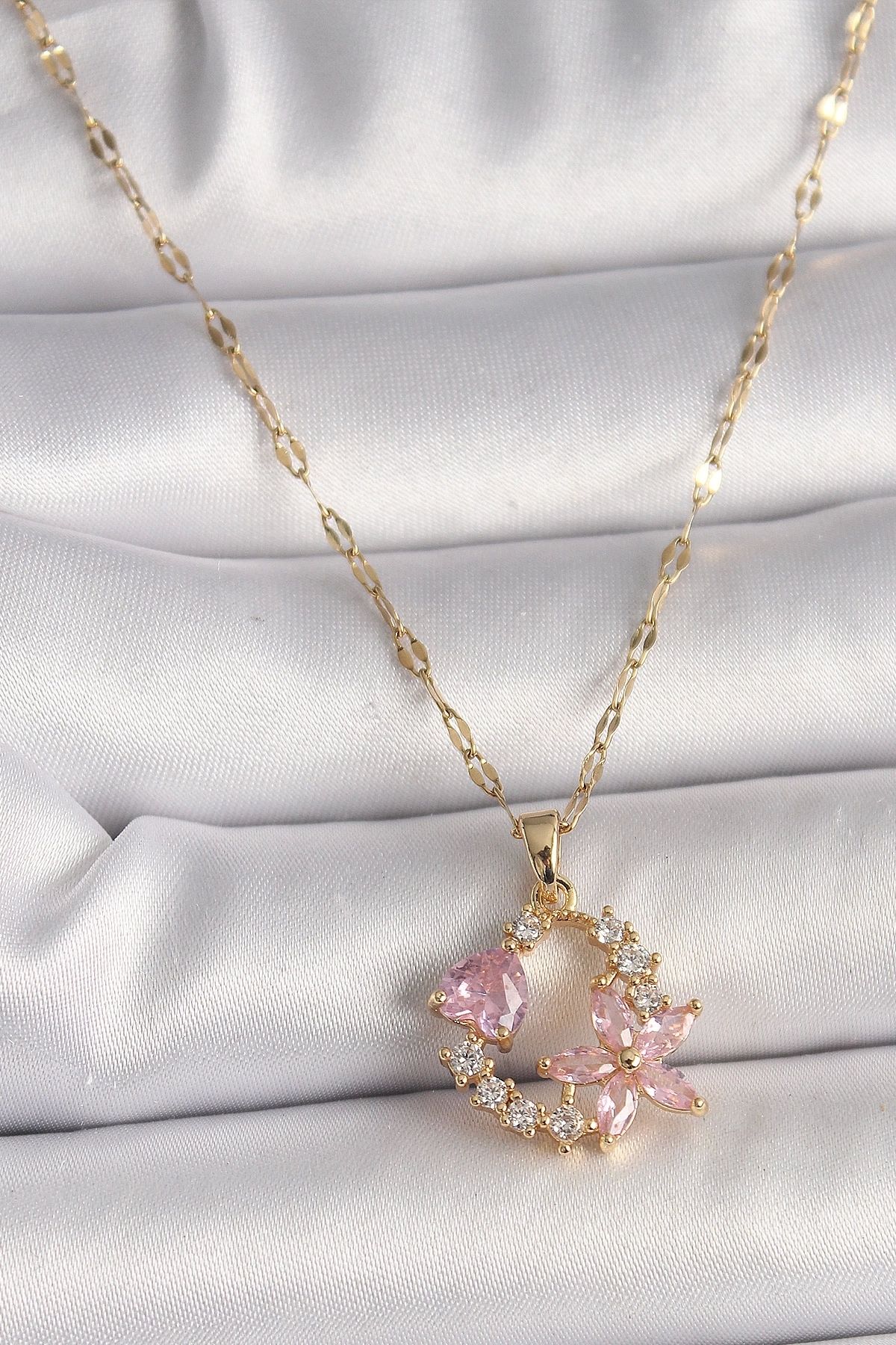 Clariss 316L Çelik Gold Renk Zincir Pembe Zirkon Taşlı Çiçek Figür Kalp Detay Kadın Kolye
