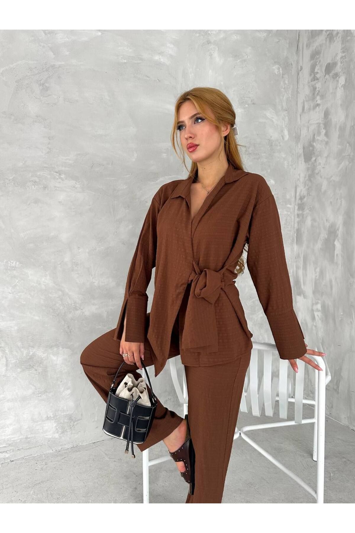 Castivo Fashion Kuşaklı Yaka Detaylı Comfort Takım