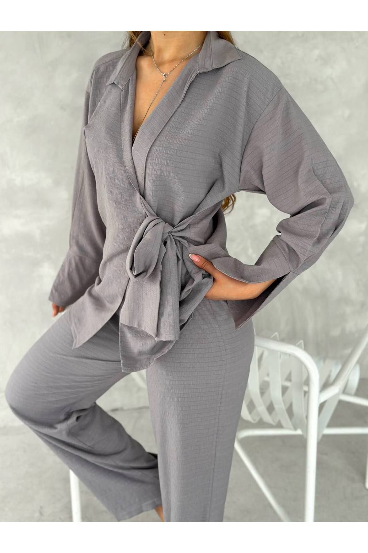 Castivo Fashion Kuşaklı Yaka Detaylı Comfort Takım
