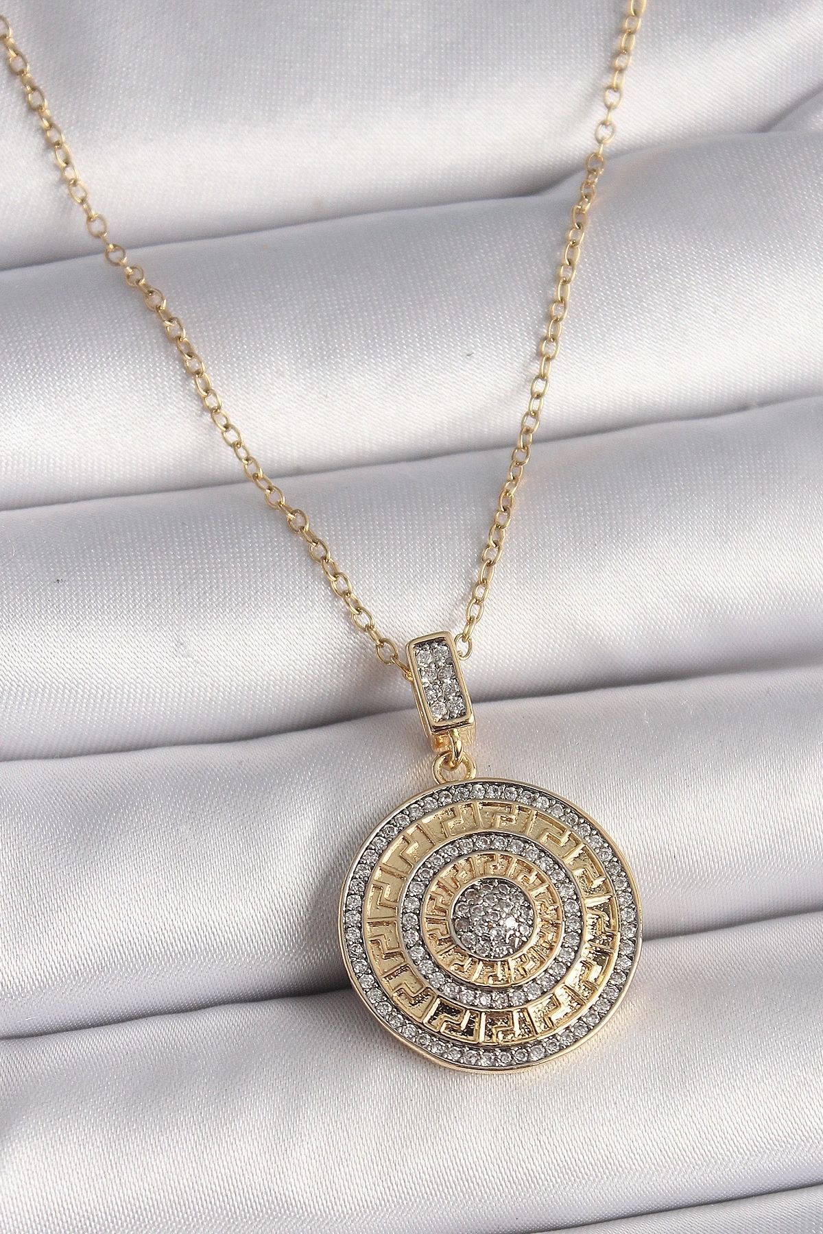Clariss 316L Çelik Gold Renk Zincir Zirkon Taşlı Madalyon Model Labirent İşleme Kadın Kolye