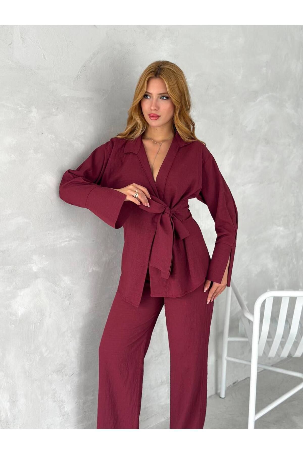 Castivo Fashion Kuşaklı Yaka Detaylı Comfort Takım