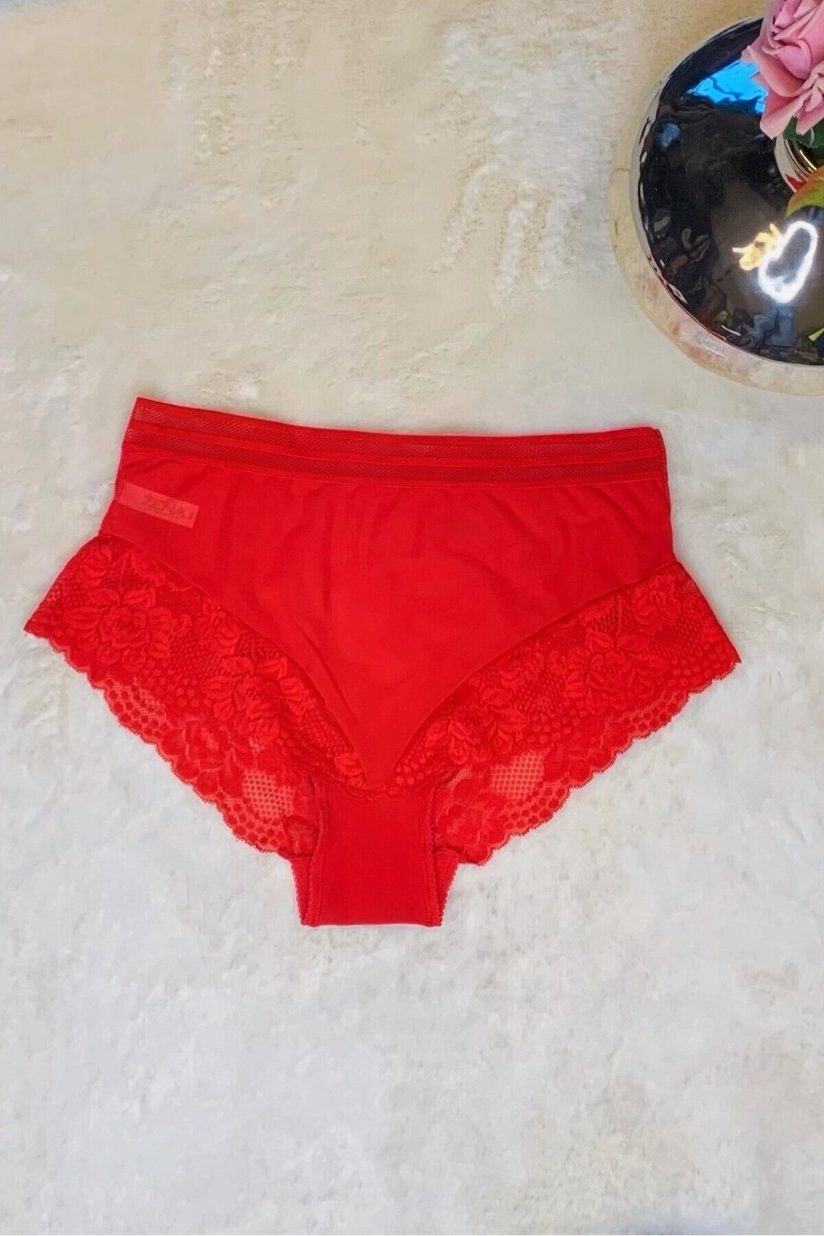 Büyük Moda ÖN VE ARKA DANTEL DETAYLI KÜLOT