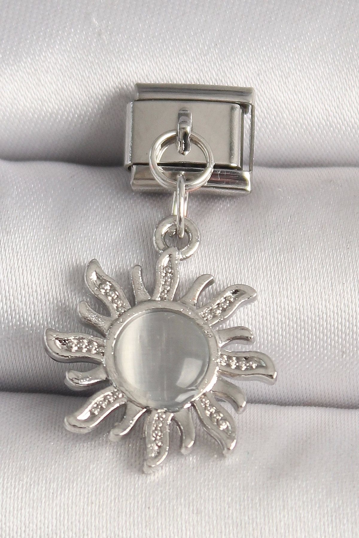 Clariss 316L Çelik Gümüş Renk Beyaz Mineli Güneş Model Nomination Charm