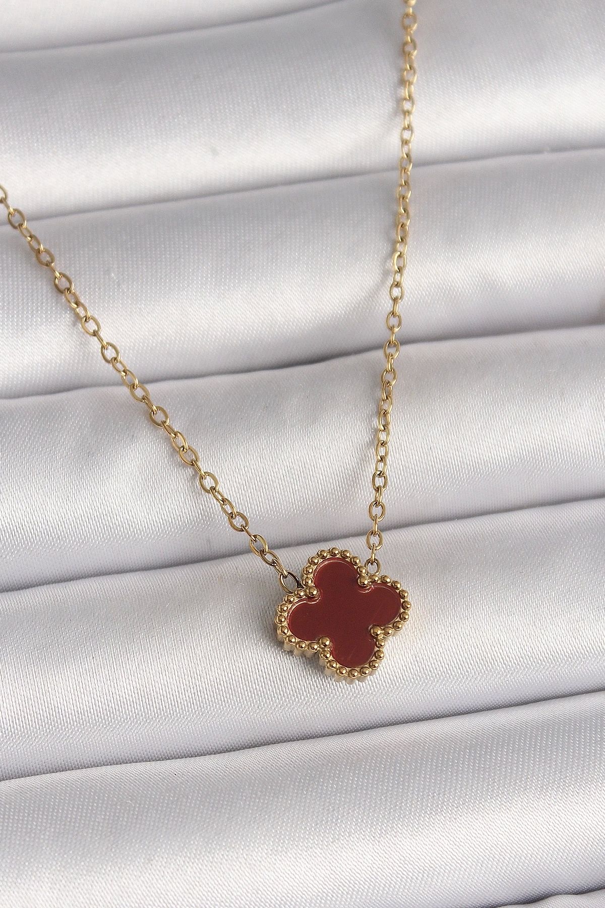 Clariss 316L Çelik Gold Renk Bordo Yonca Model Kadın Kolye